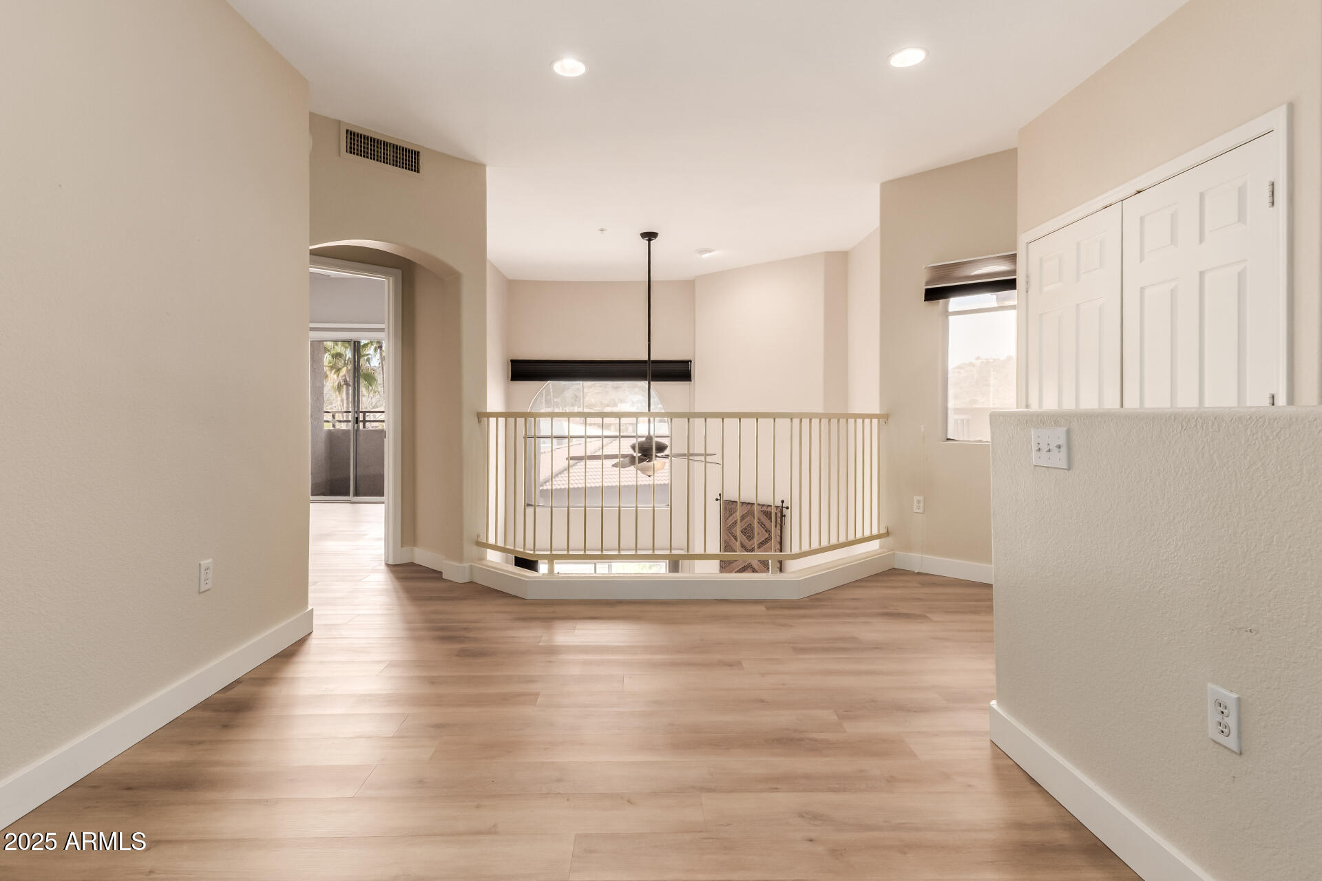 10410 N CAVE CREEK Road 2006
