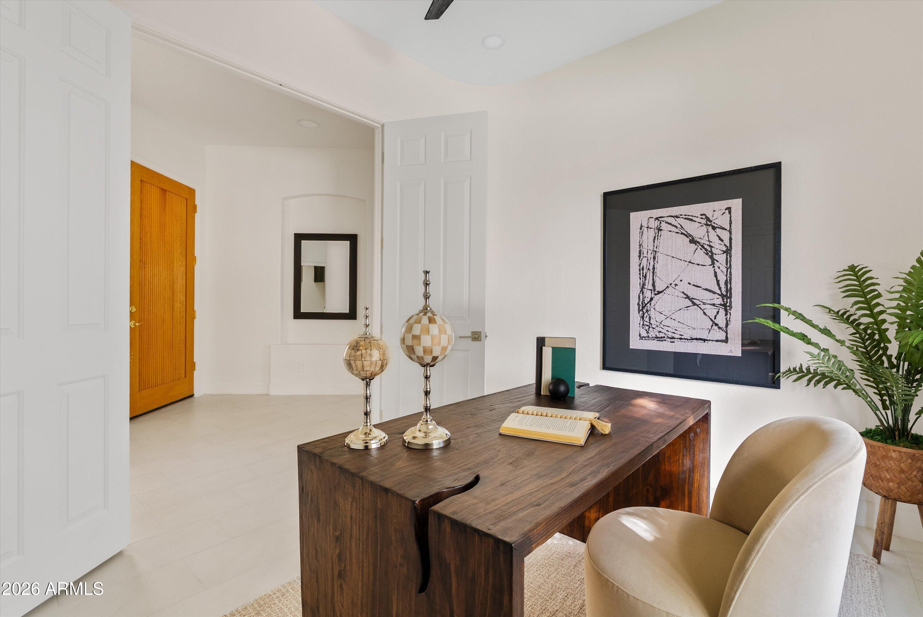 15240 N CLUBGATE Drive 113