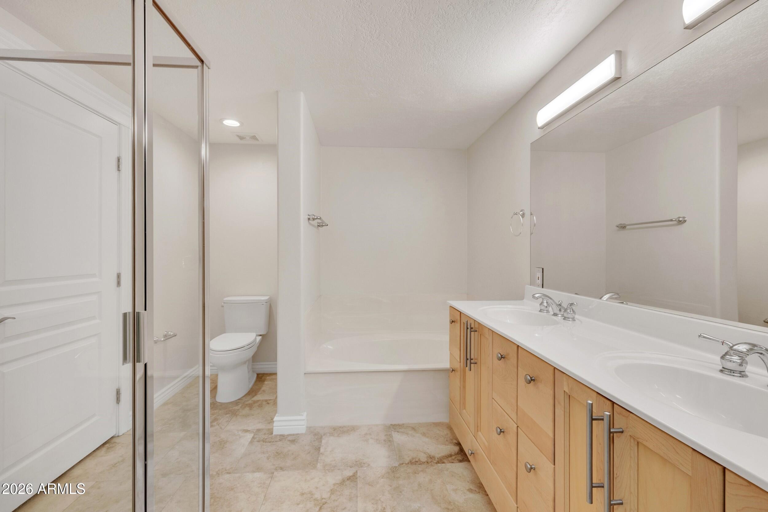 15221 N CLUBGATE Drive 1013