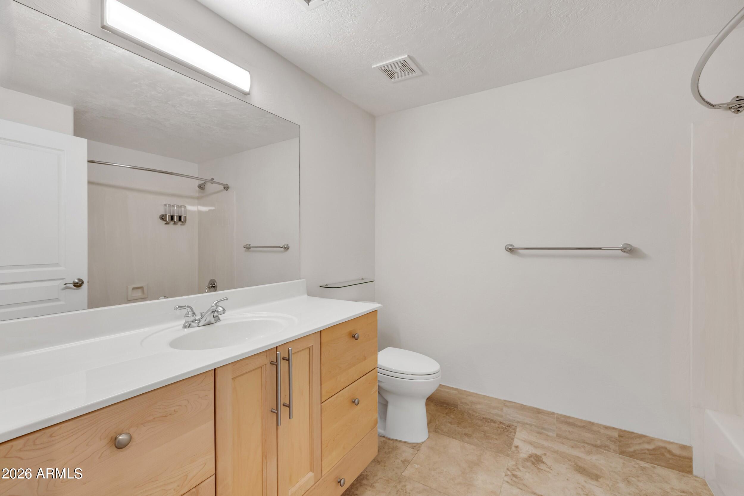 15221 N CLUBGATE Drive 1013