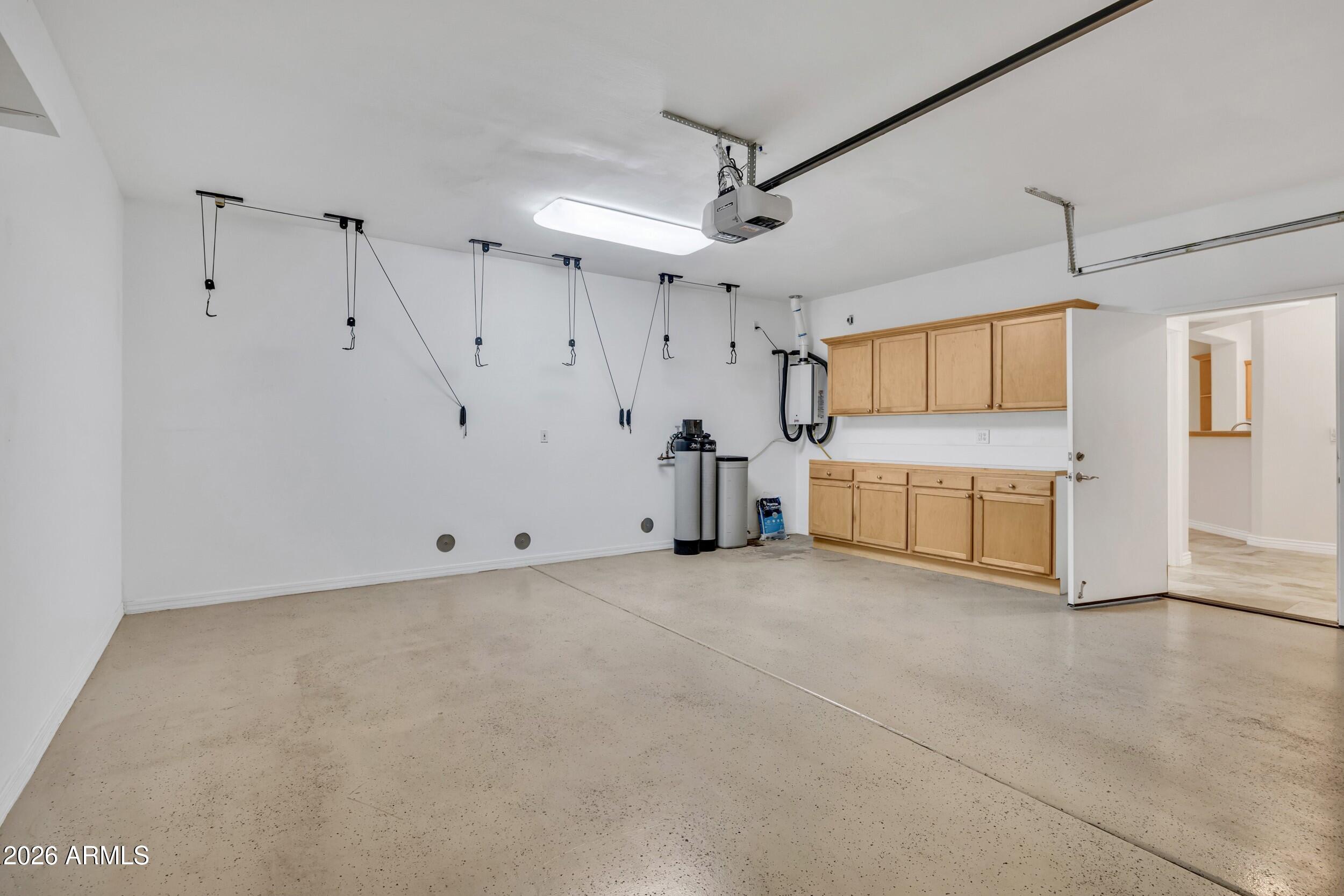 15221 N CLUBGATE Drive 1013