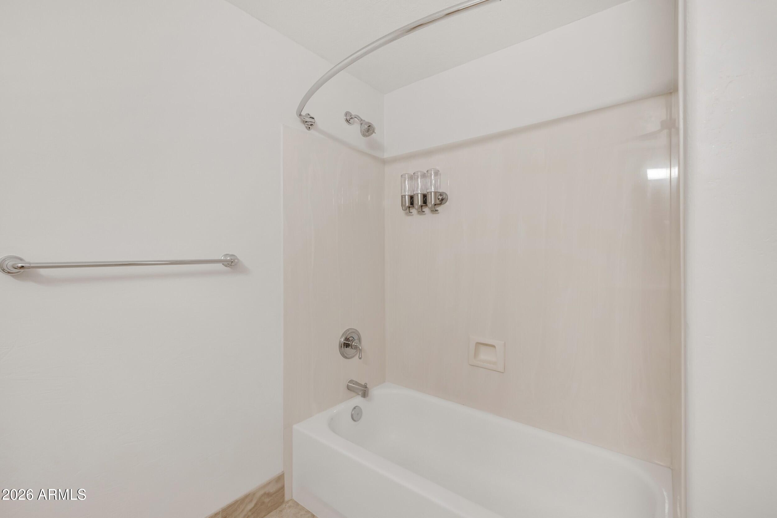 15221 N CLUBGATE Drive 1013