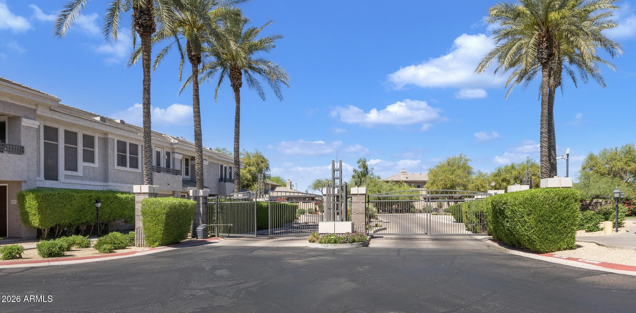 15221 N CLUBGATE Drive 1013
