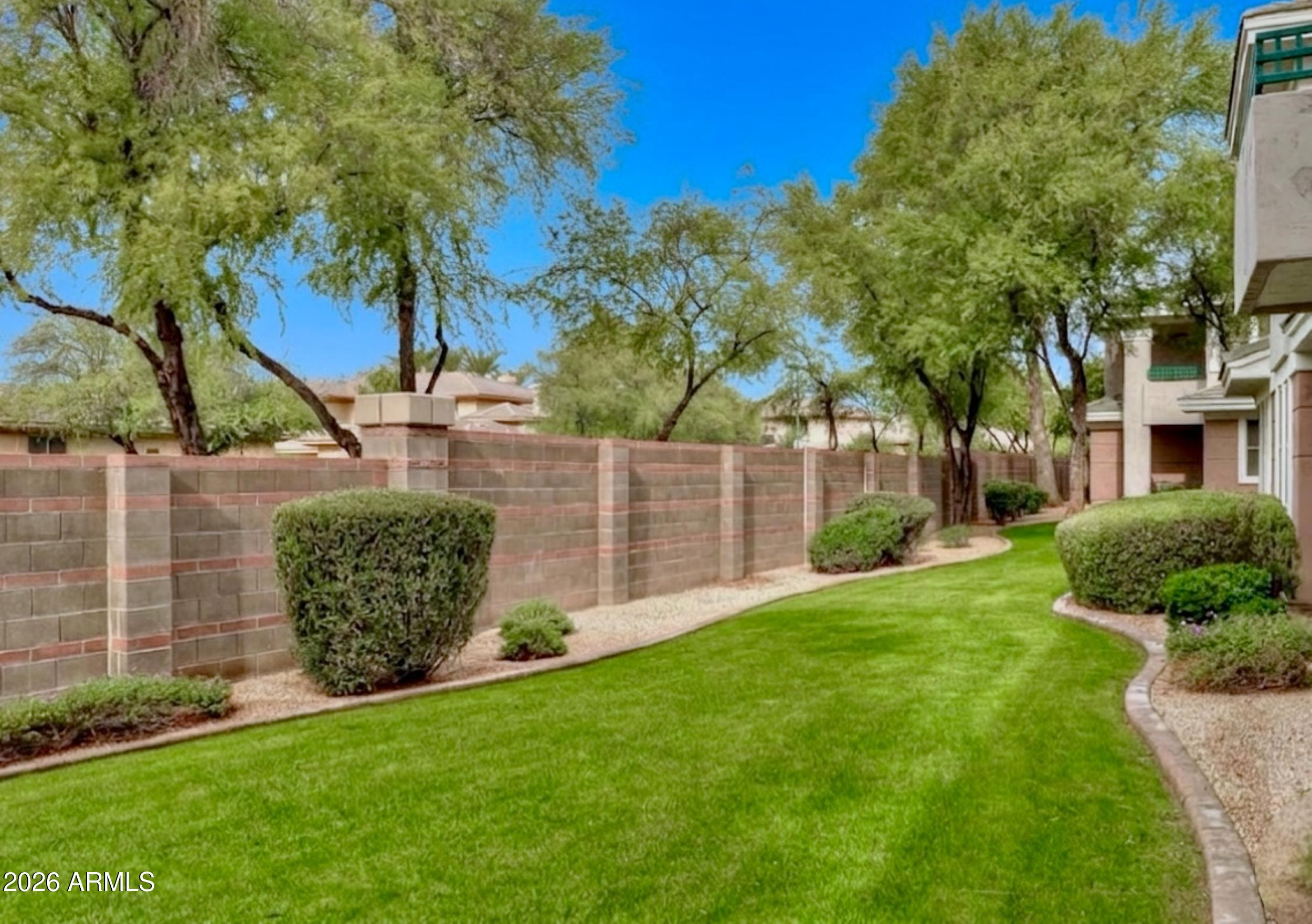 15221 N CLUBGATE Drive 1013