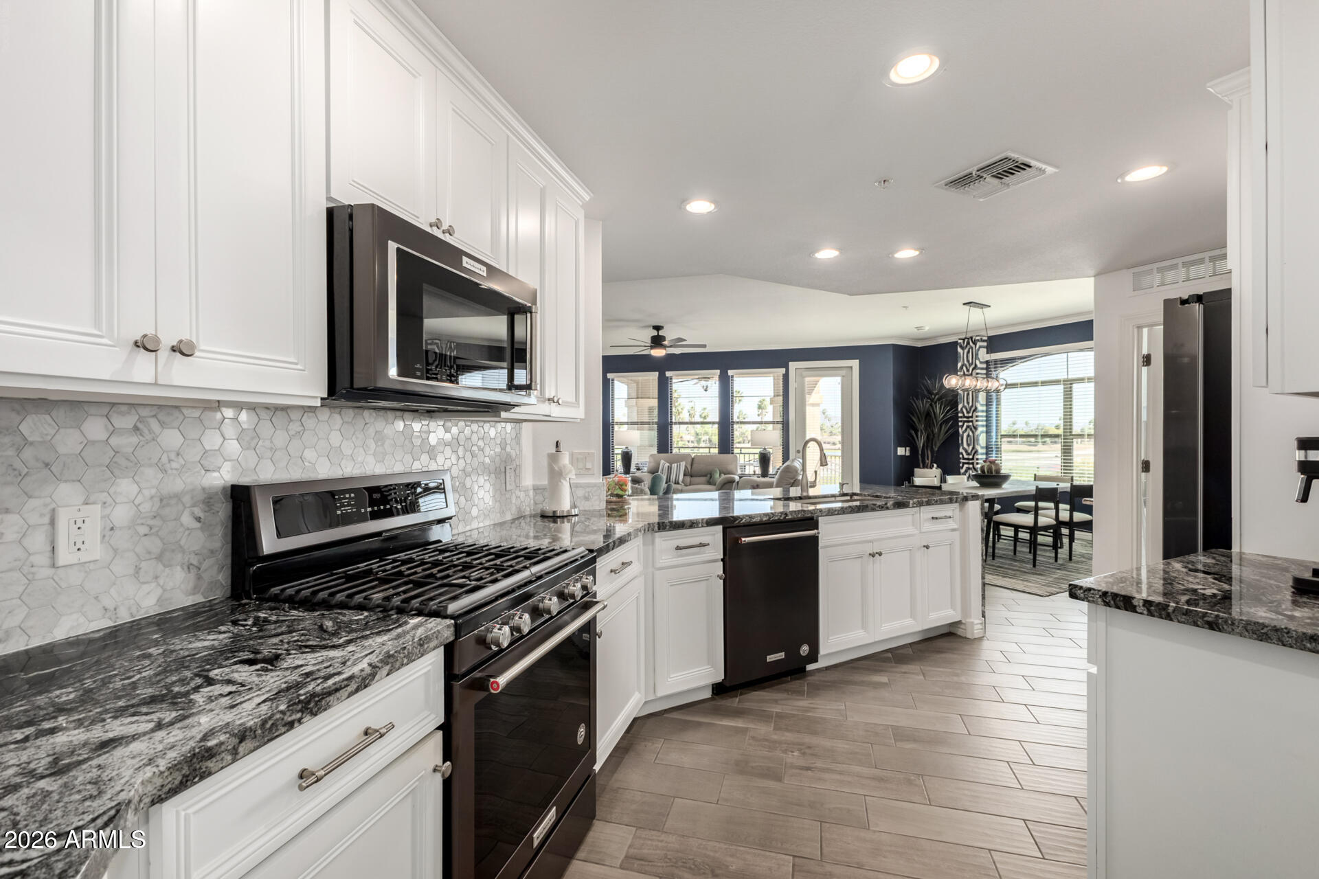 7601 E INDIAN BEND Road 2062