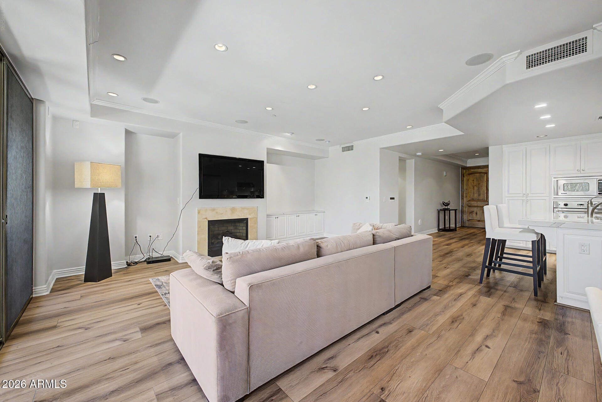 7175 E CAMELBACK Road 309