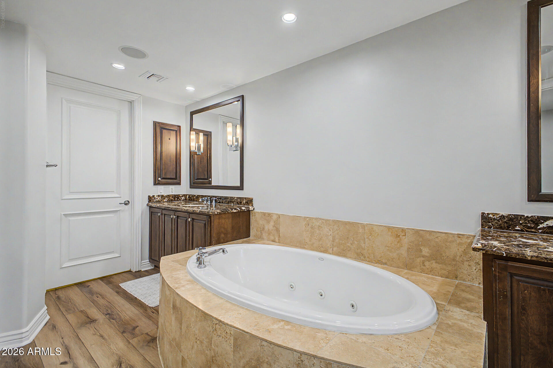 7175 E CAMELBACK Road 309
