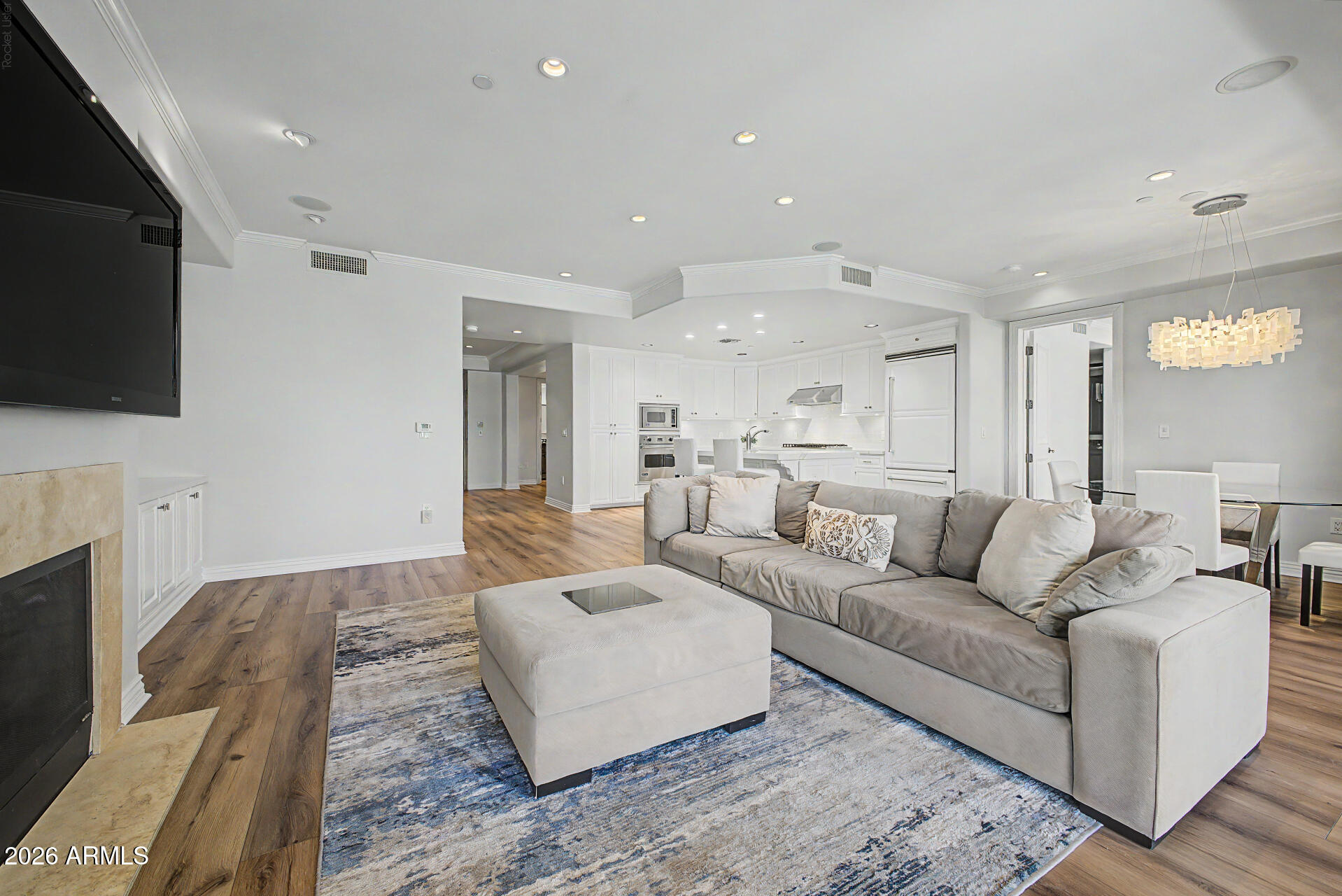 7175 E CAMELBACK Road 309