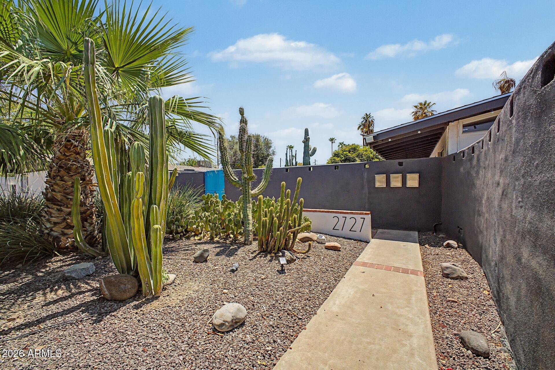 2727 E MONTECITO Avenue
