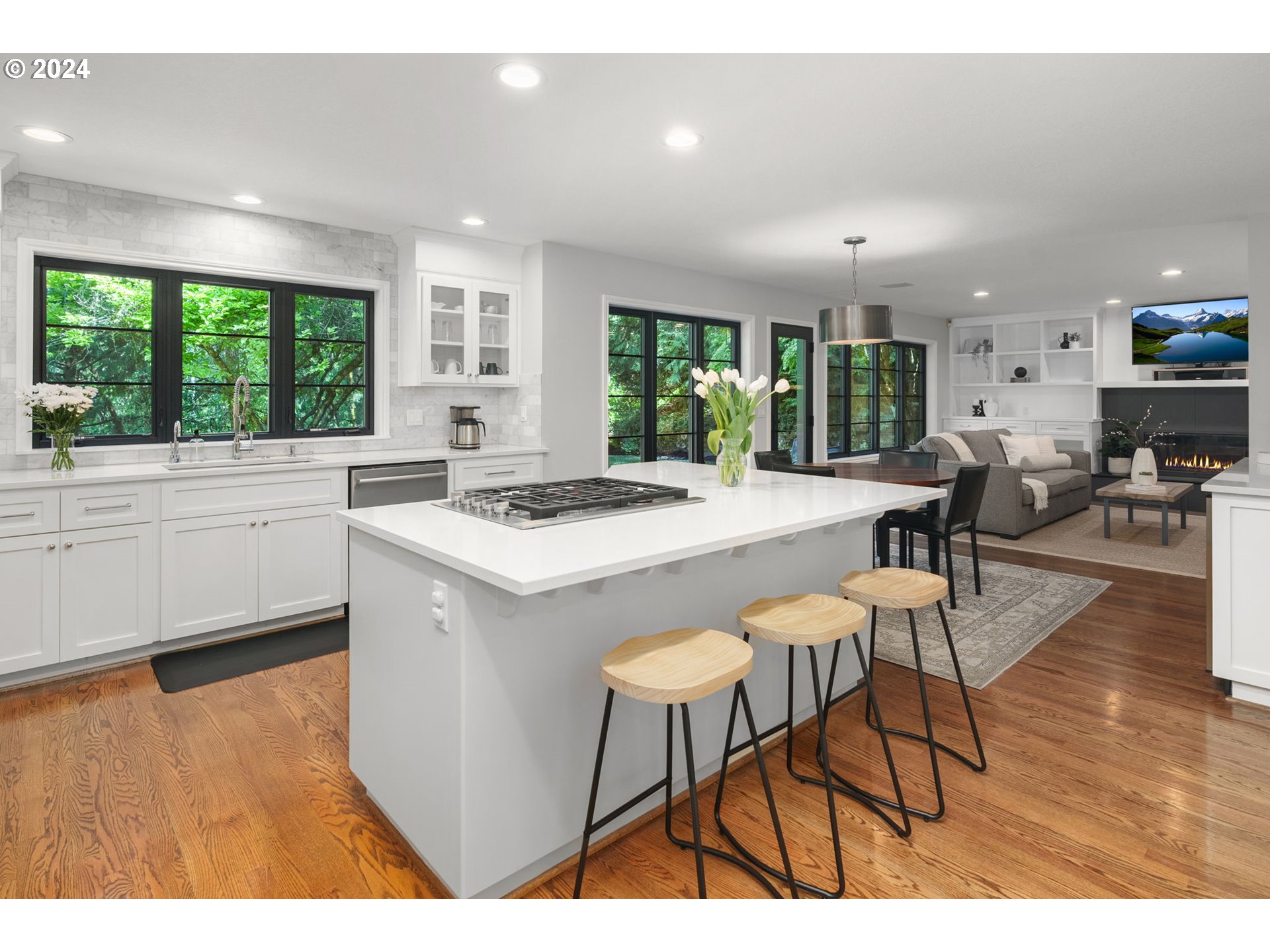 9537 NW BARTHOLOMEW DR