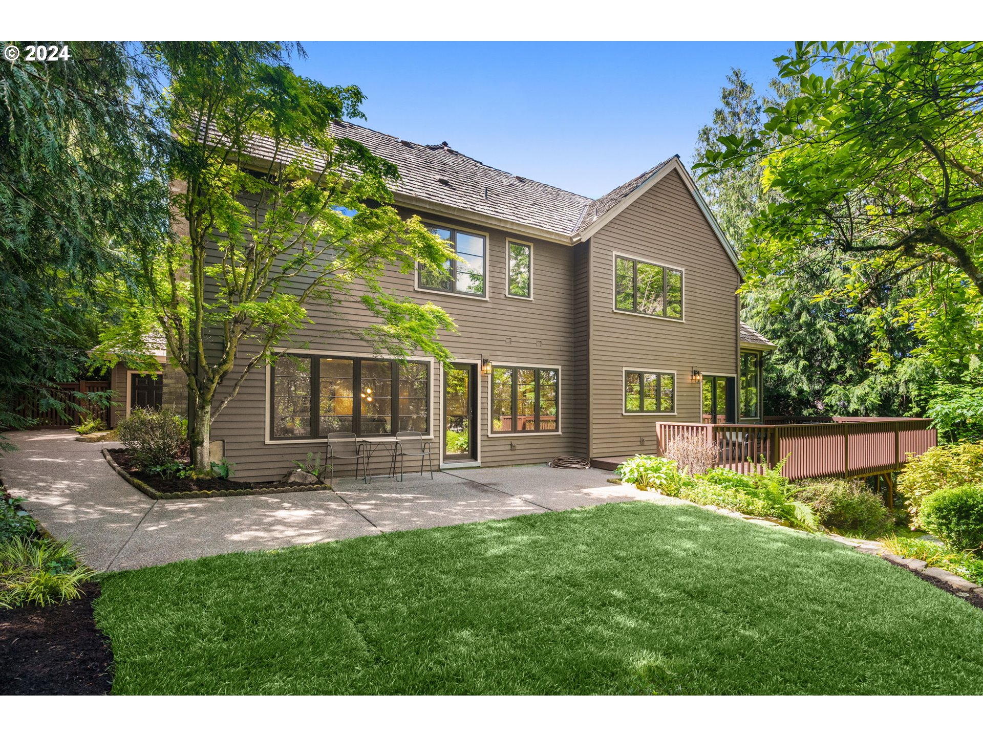 9537 NW BARTHOLOMEW DR