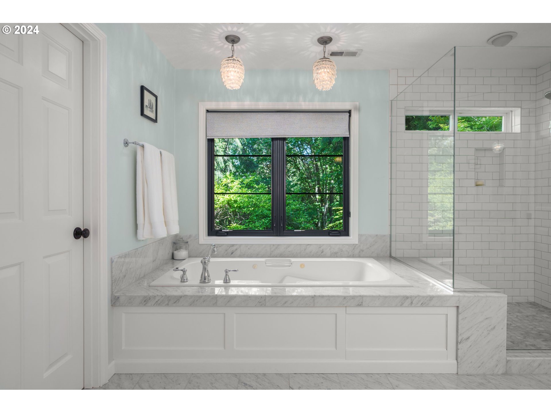 9537 NW BARTHOLOMEW DR