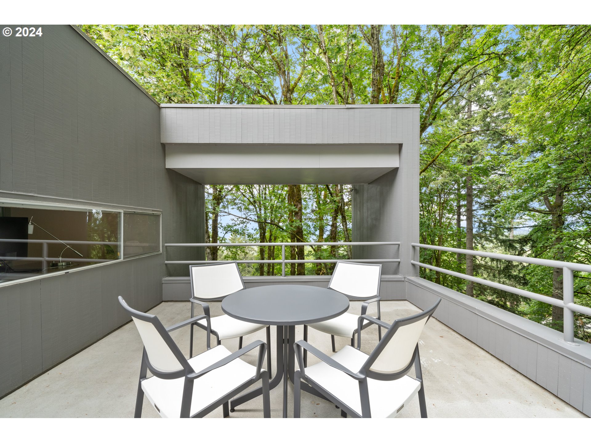 8369 SW MAPLERIDGE DR