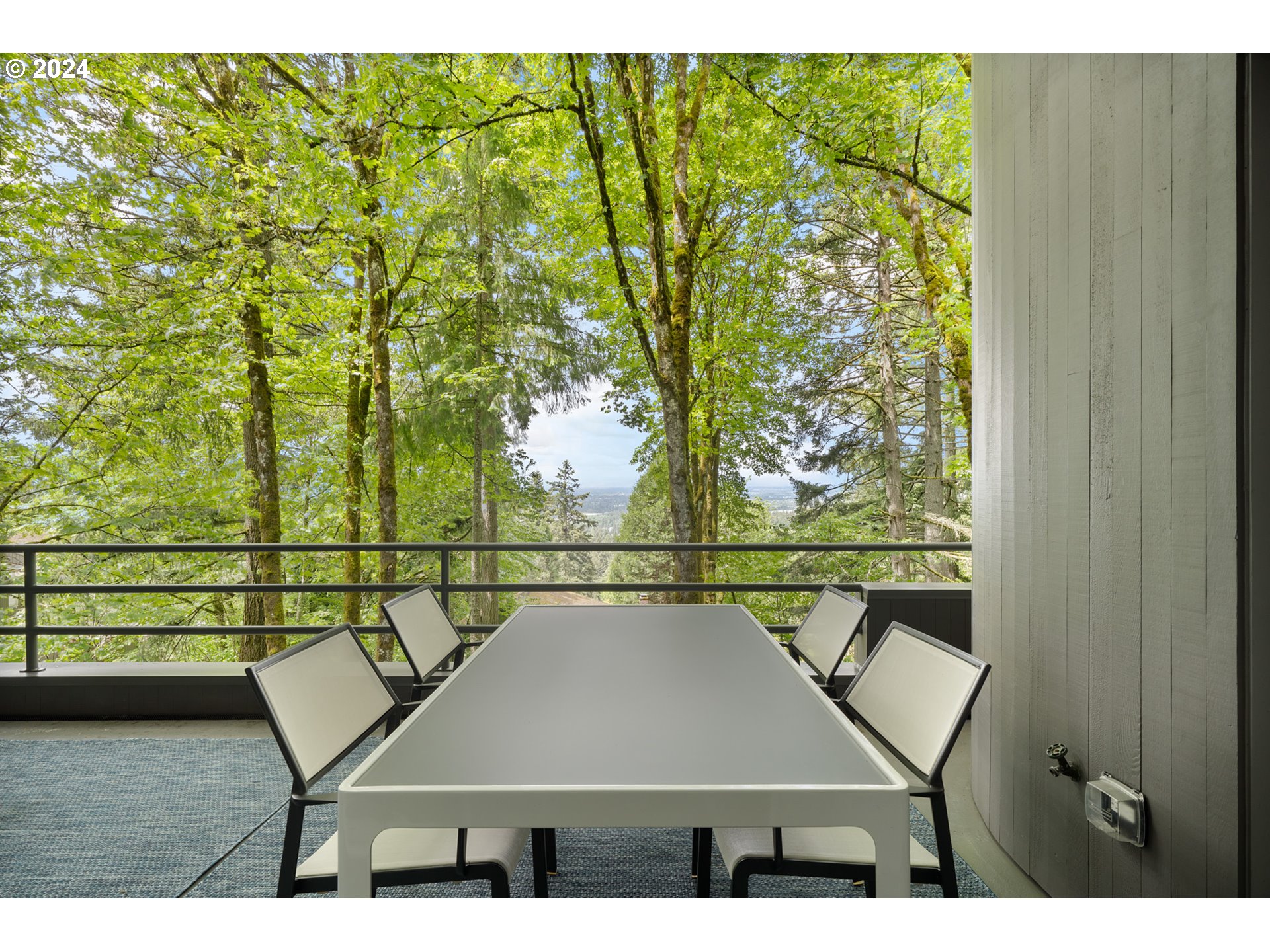 8369 SW MAPLERIDGE DR