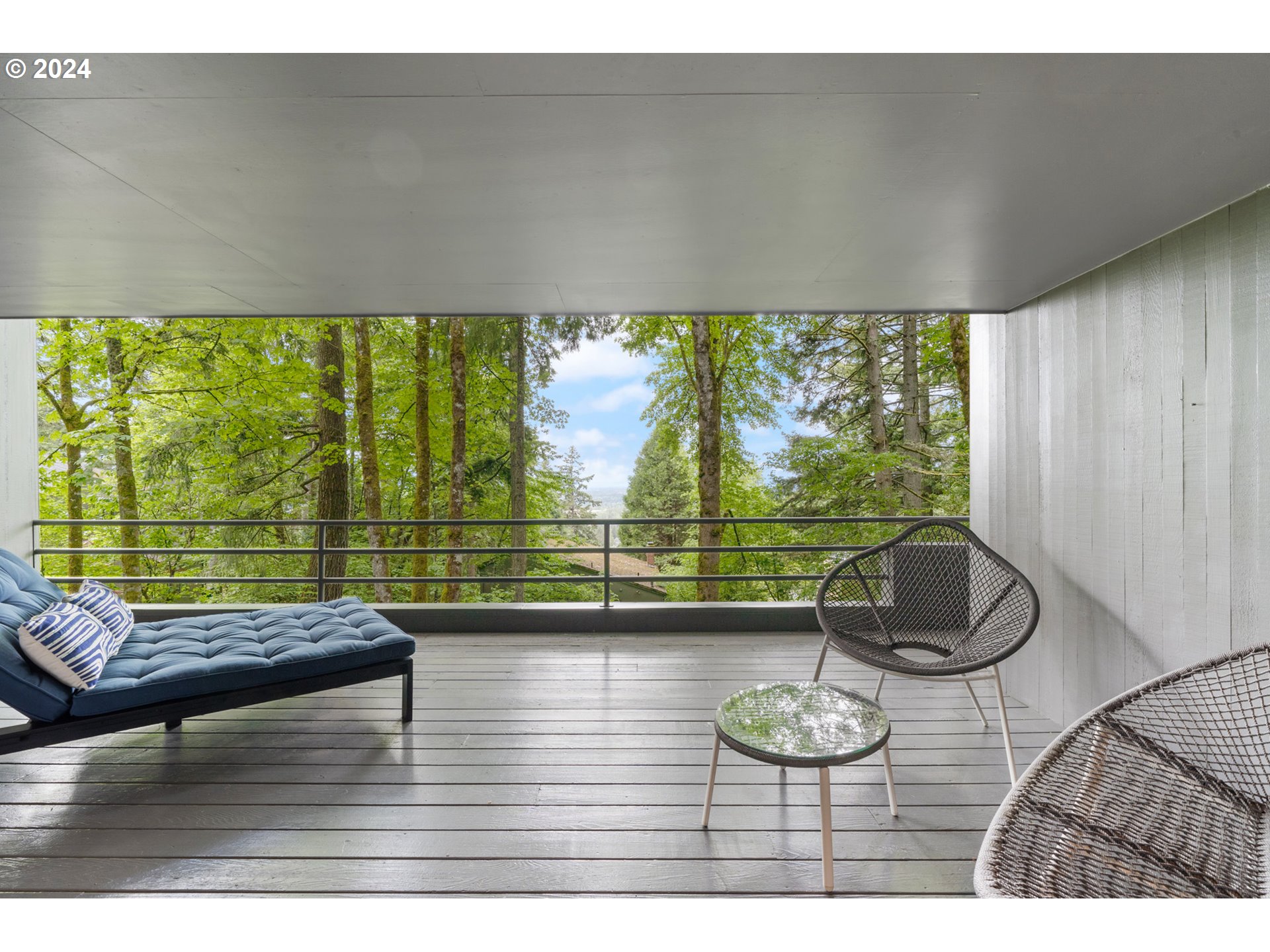 8369 SW MAPLERIDGE DR