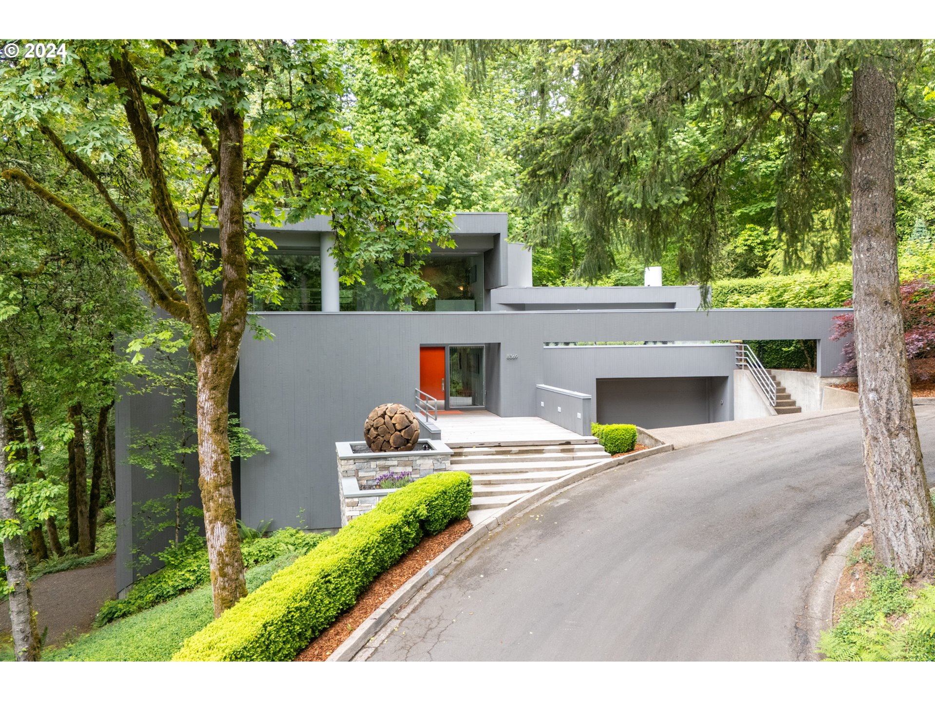 8369 SW MAPLERIDGE DR