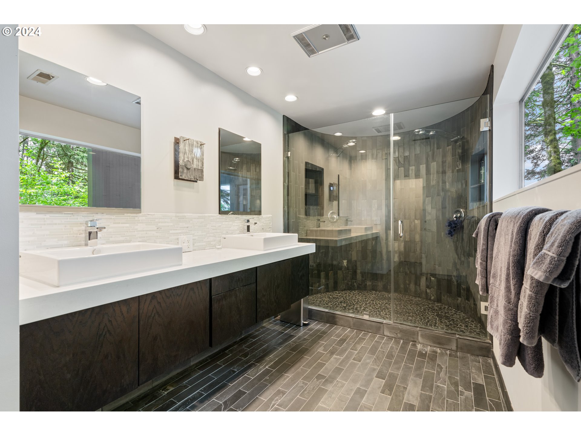 8369 SW MAPLERIDGE DR