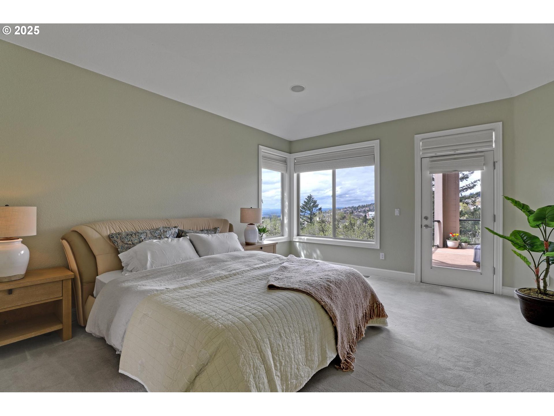 8333 NW HAZELTINE ST