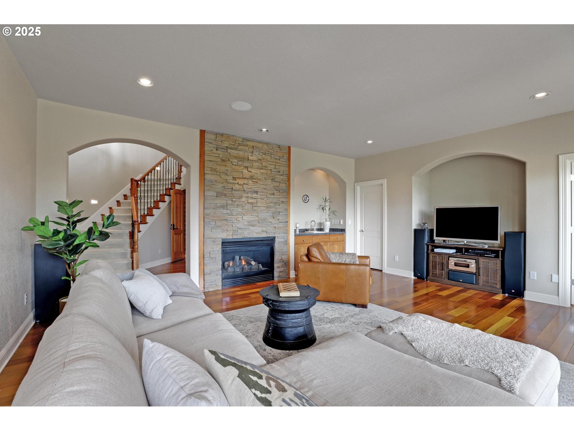 8333 NW HAZELTINE ST