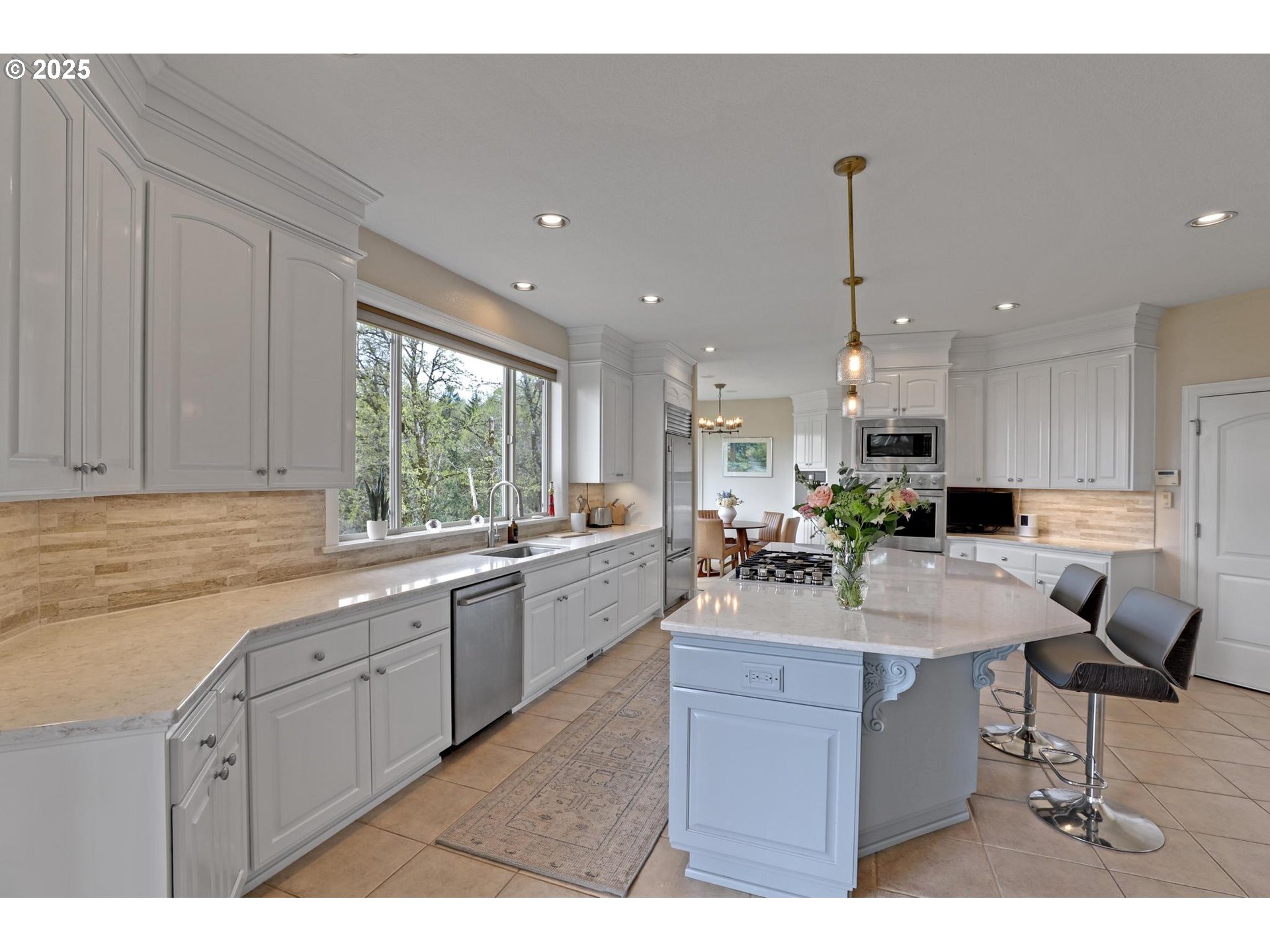 8333 NW HAZELTINE ST