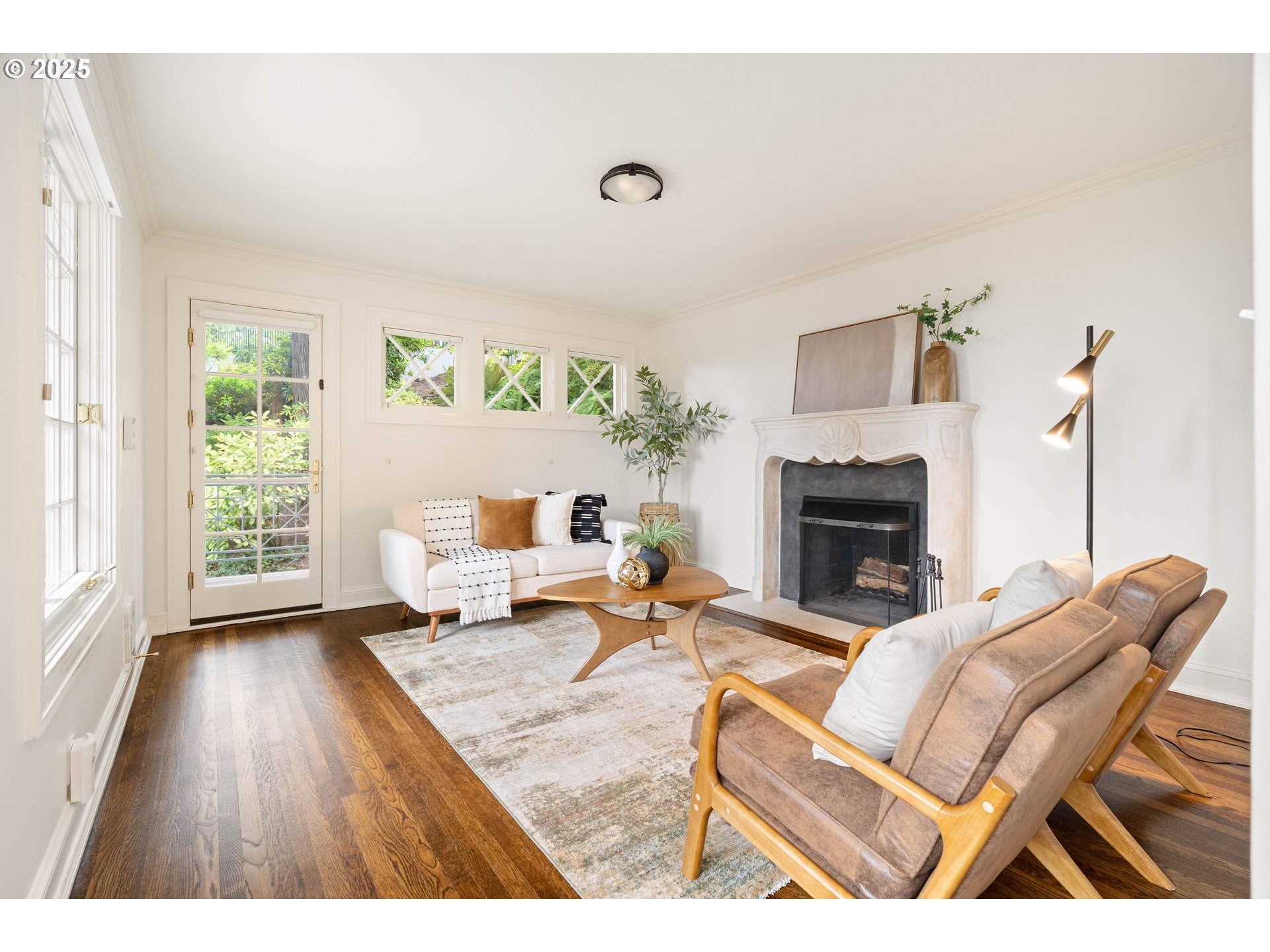 2525 SW HILLCREST DR