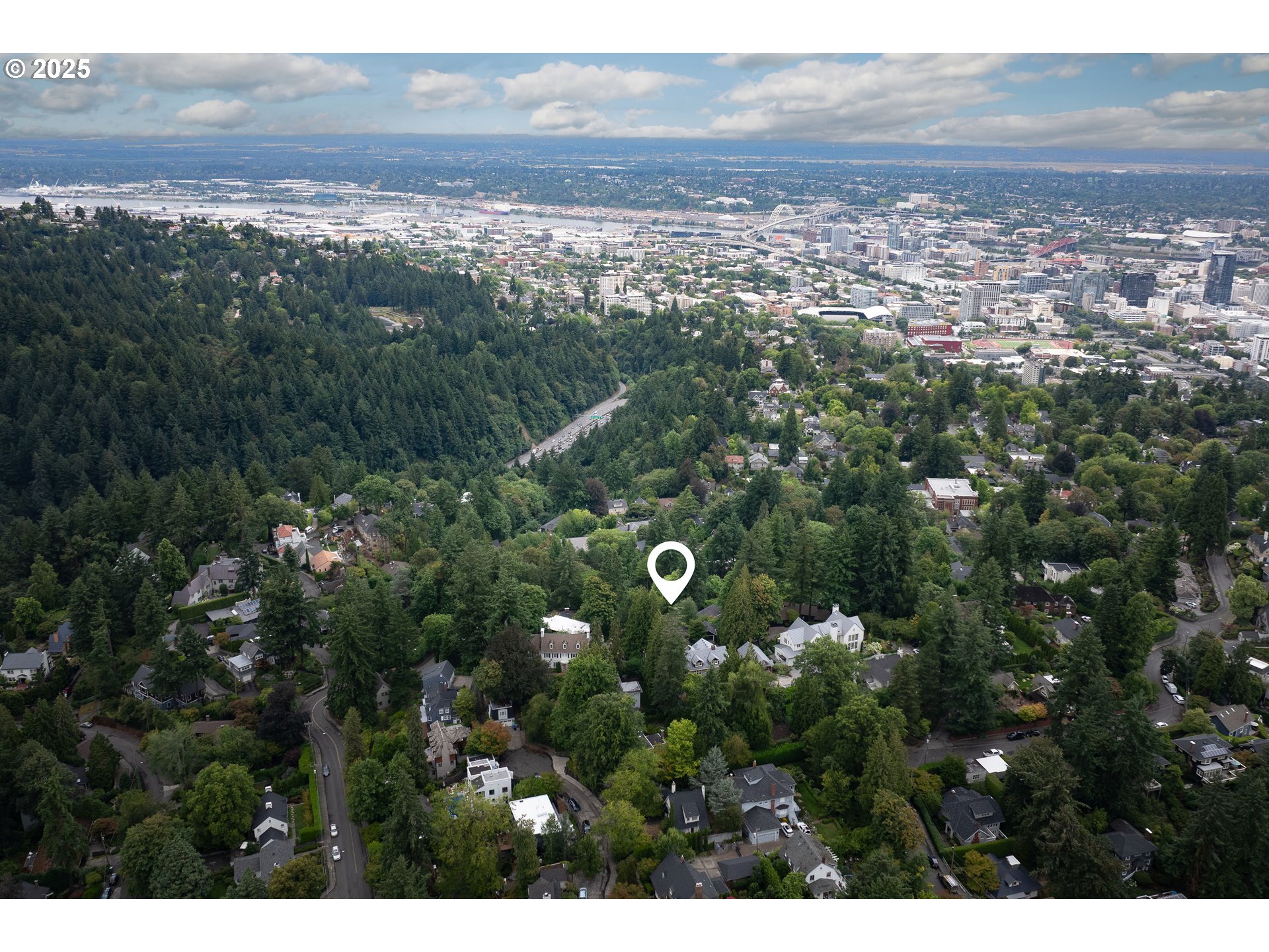 2525 SW HILLCREST DR