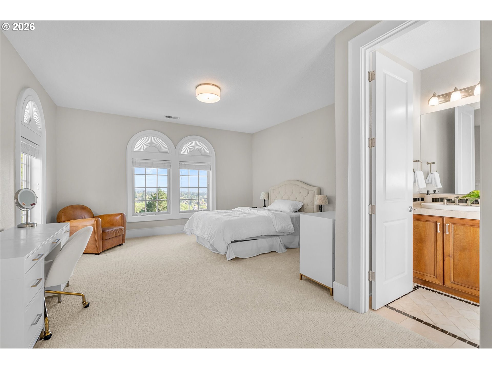 2343 NW PINNACLE DR
