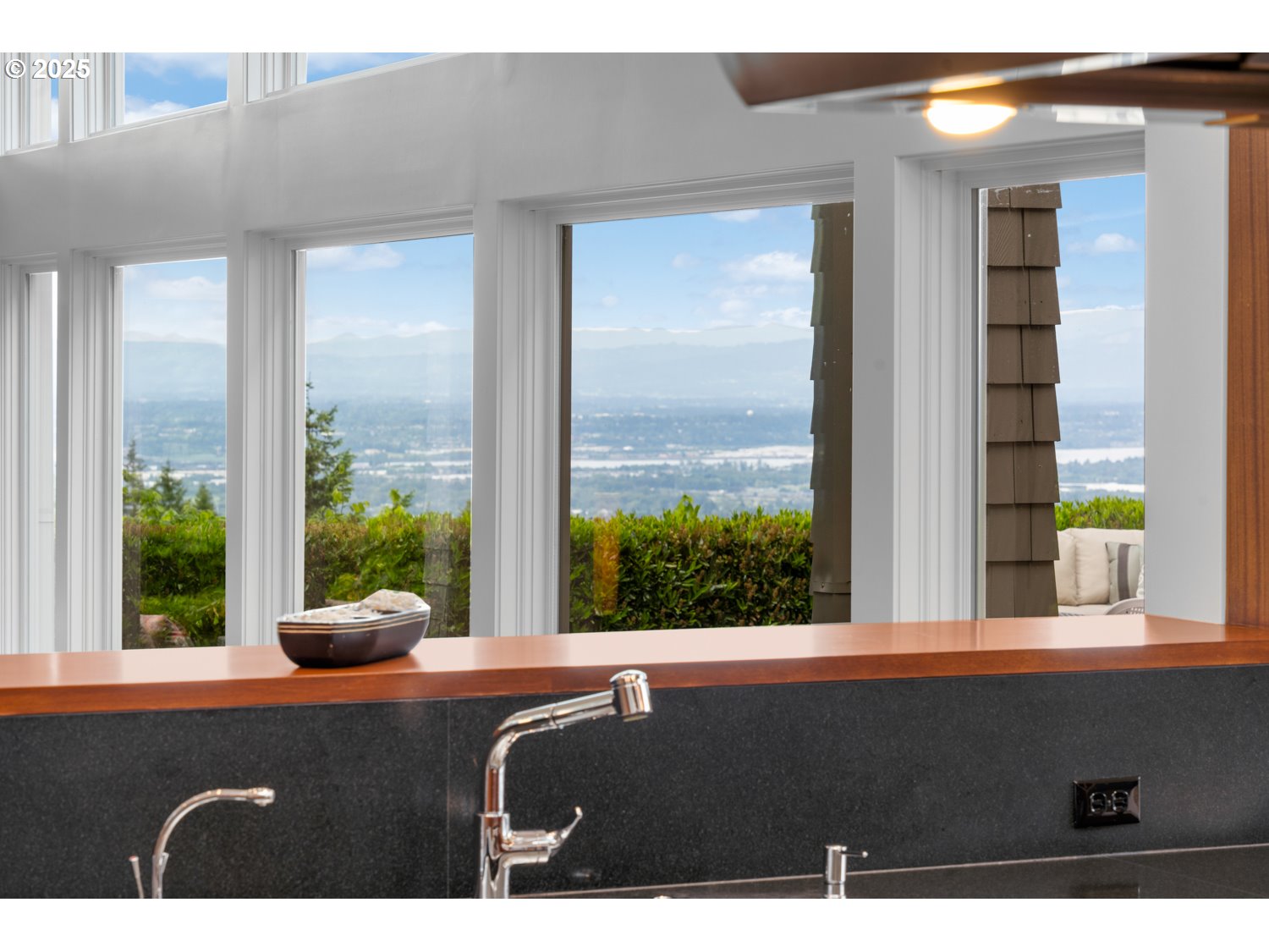 4140 NW THUNDER CREST RD