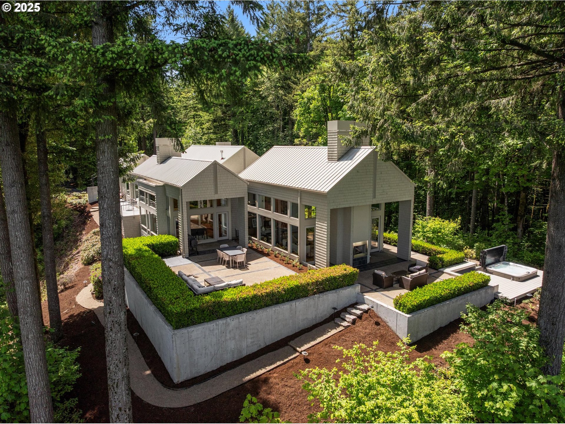 4140 NW THUNDER CREST RD