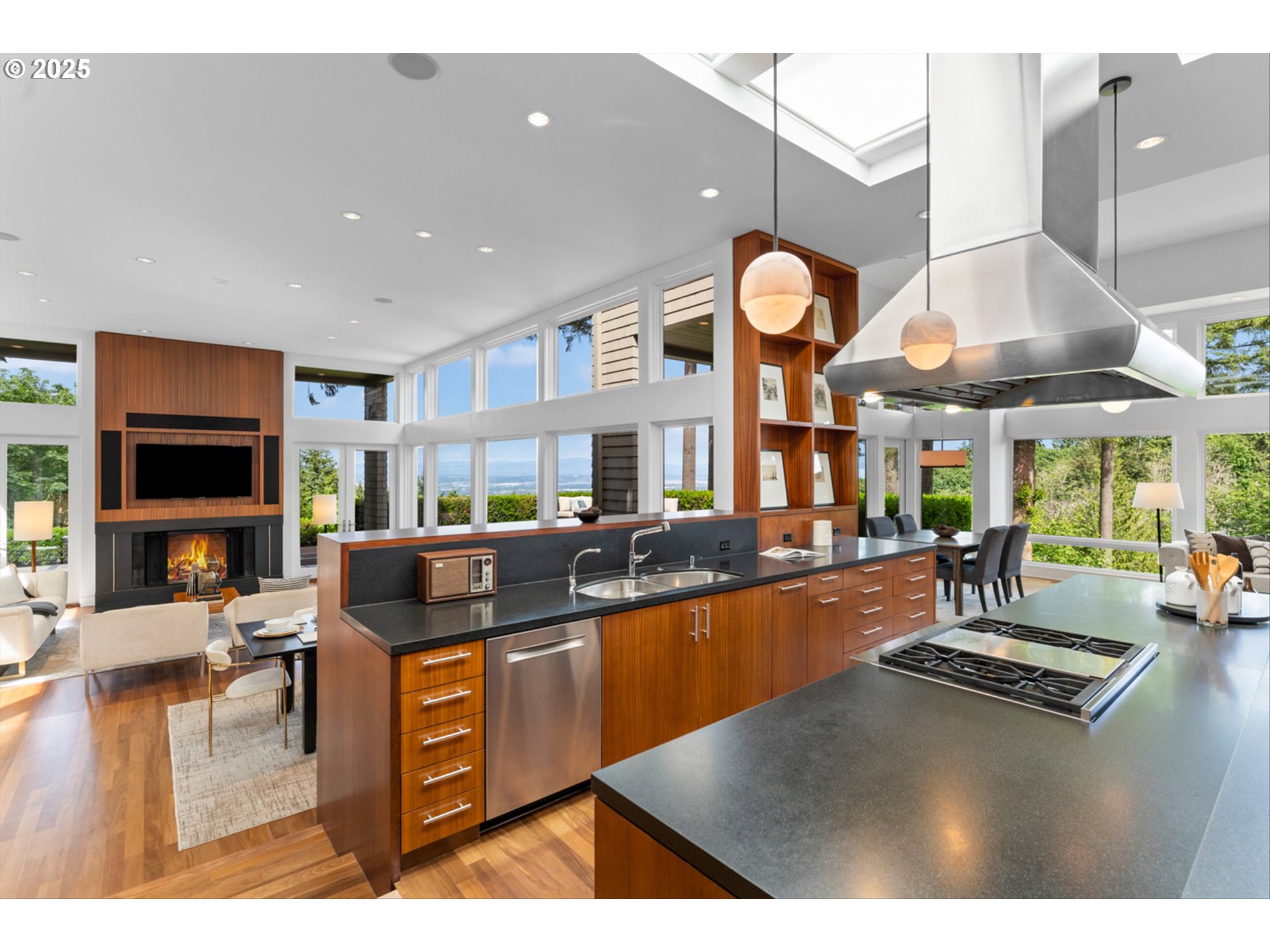 4140 NW THUNDER CREST RD