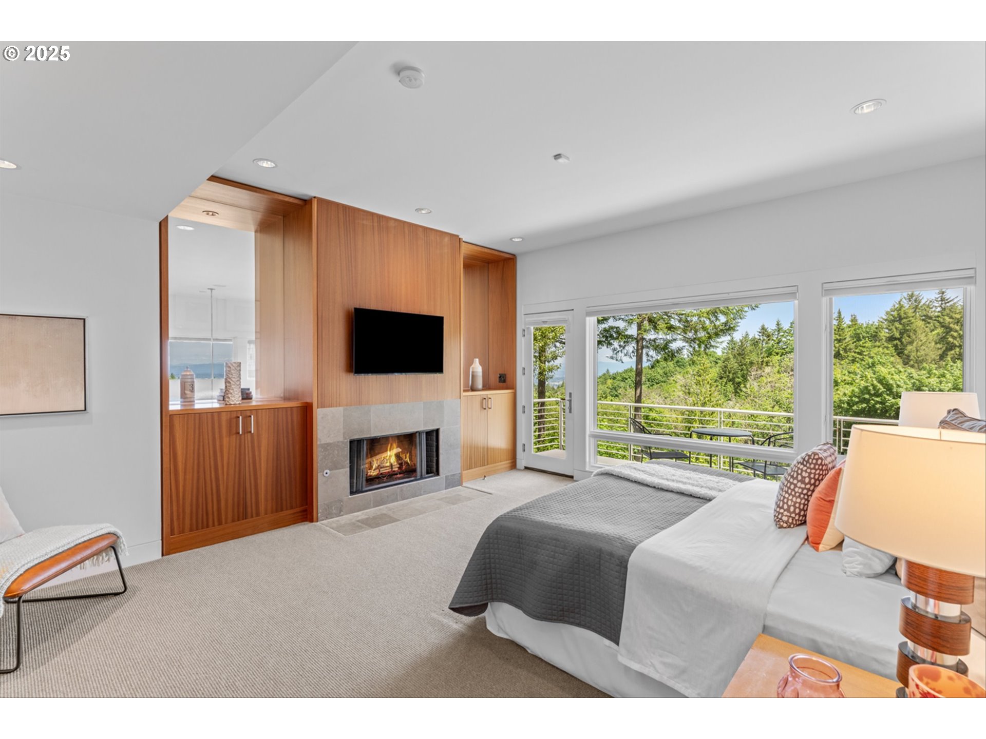 4140 NW THUNDER CREST RD