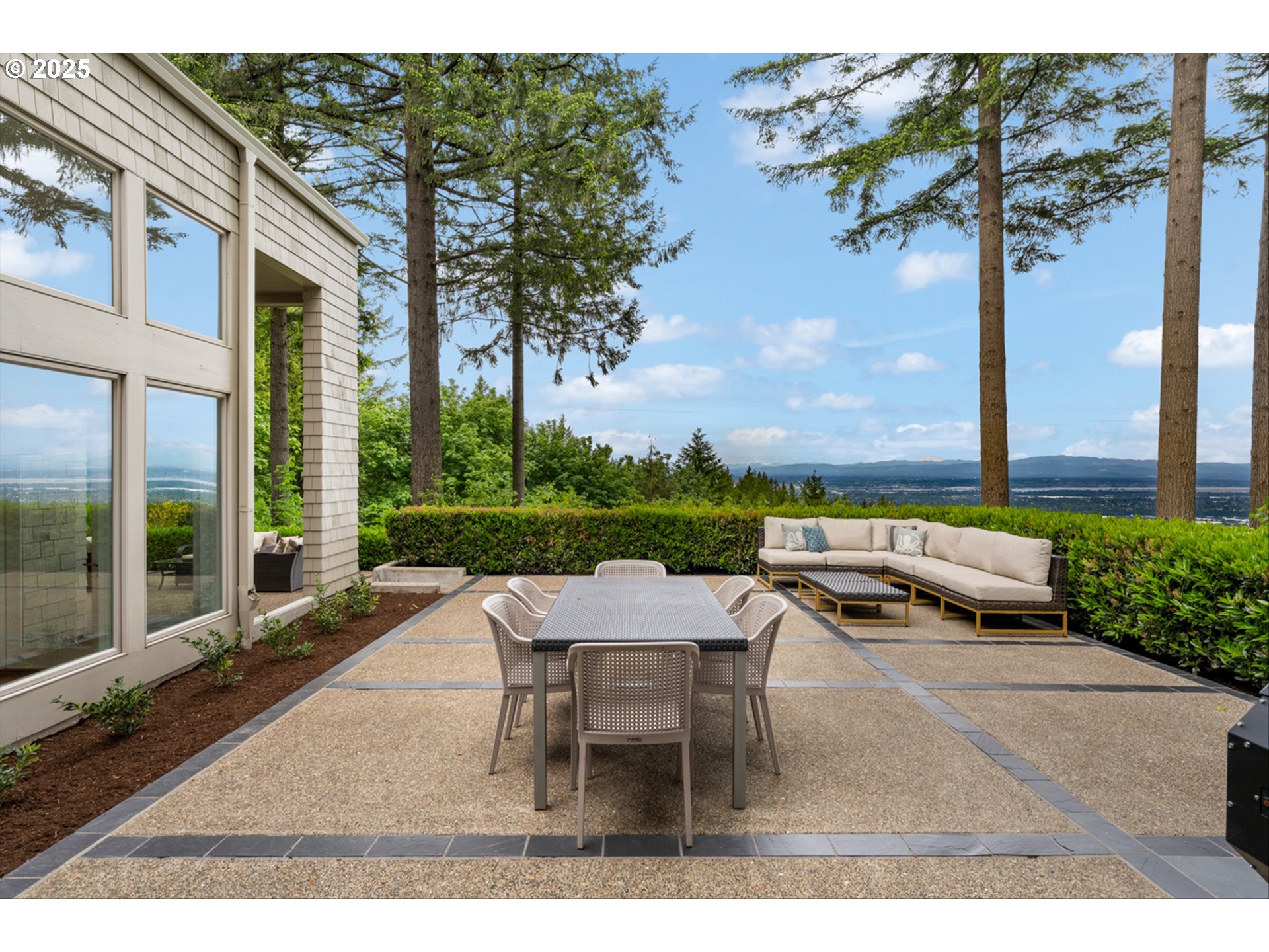 4140 NW THUNDER CREST RD