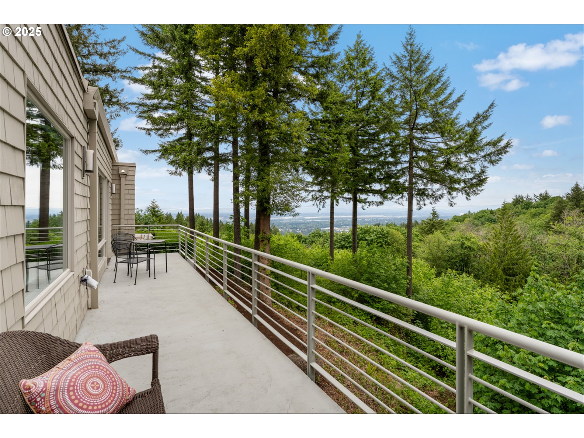 4140 NW THUNDER CREST RD