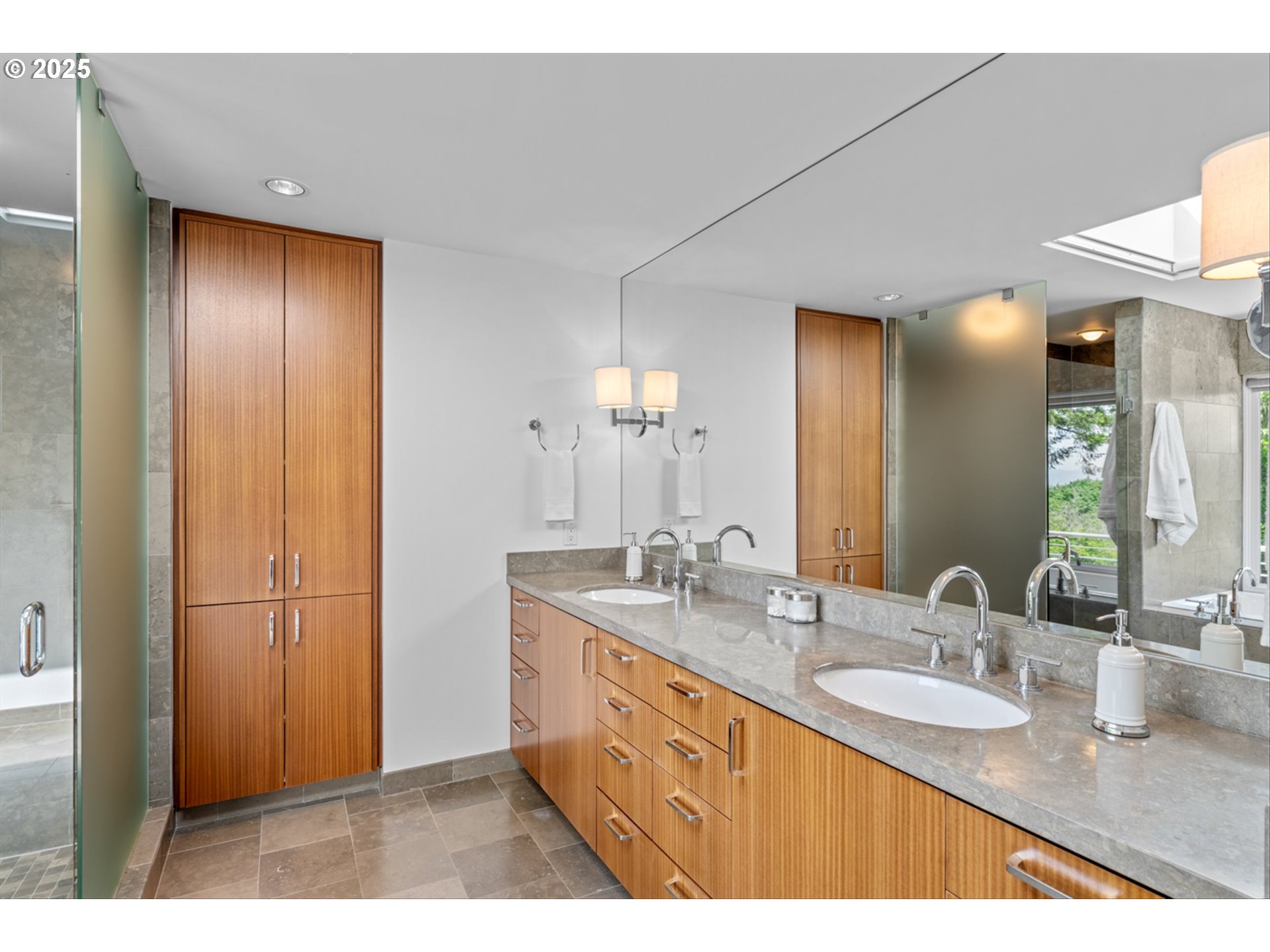 4140 NW THUNDER CREST RD