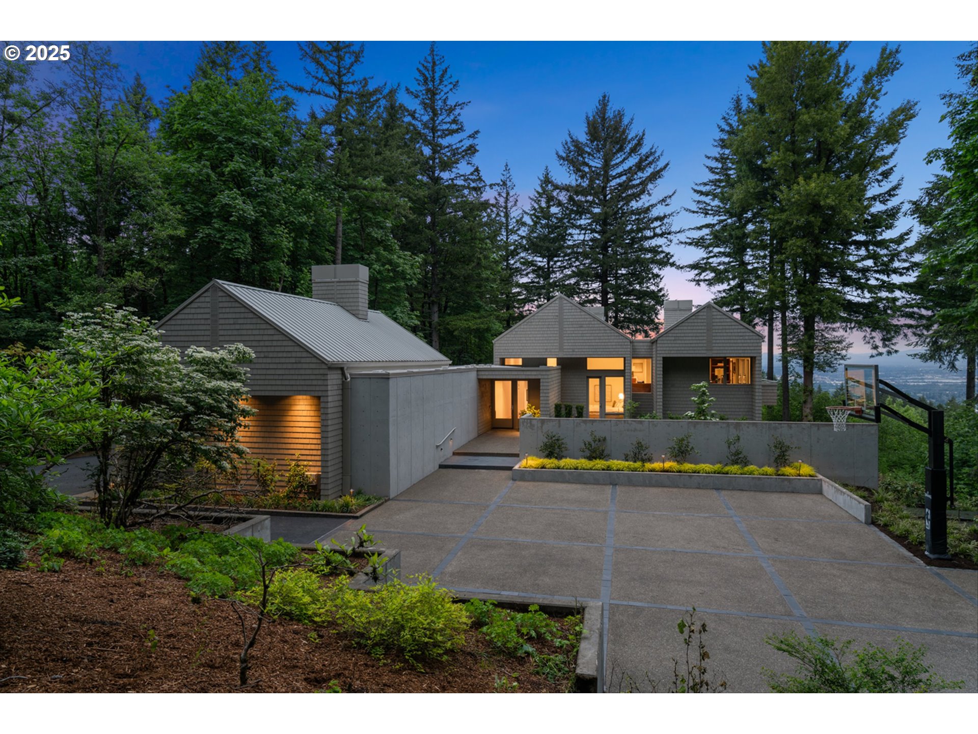 4140 NW THUNDER CREST RD