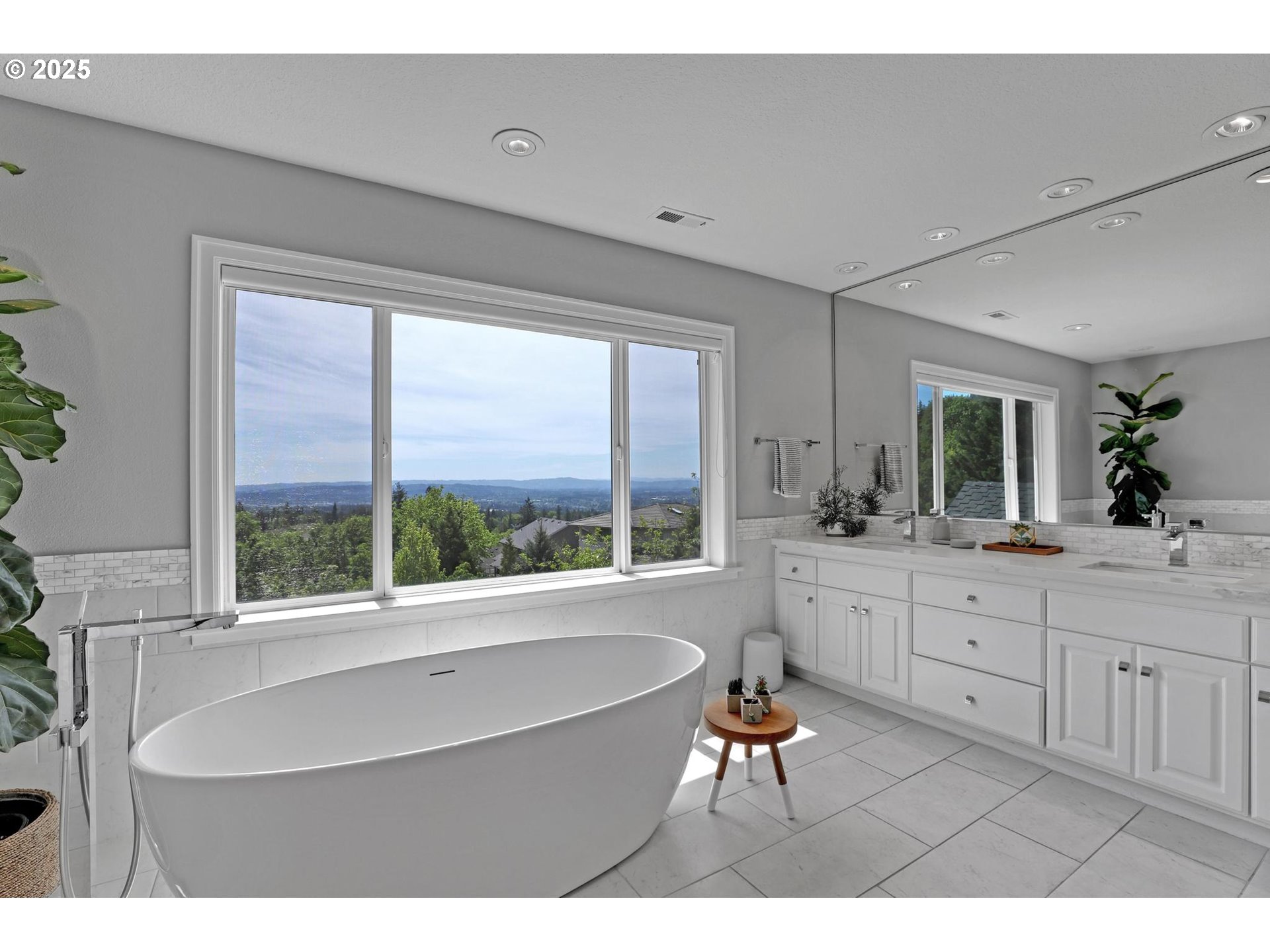 1811 NW ROSEFINCH LN