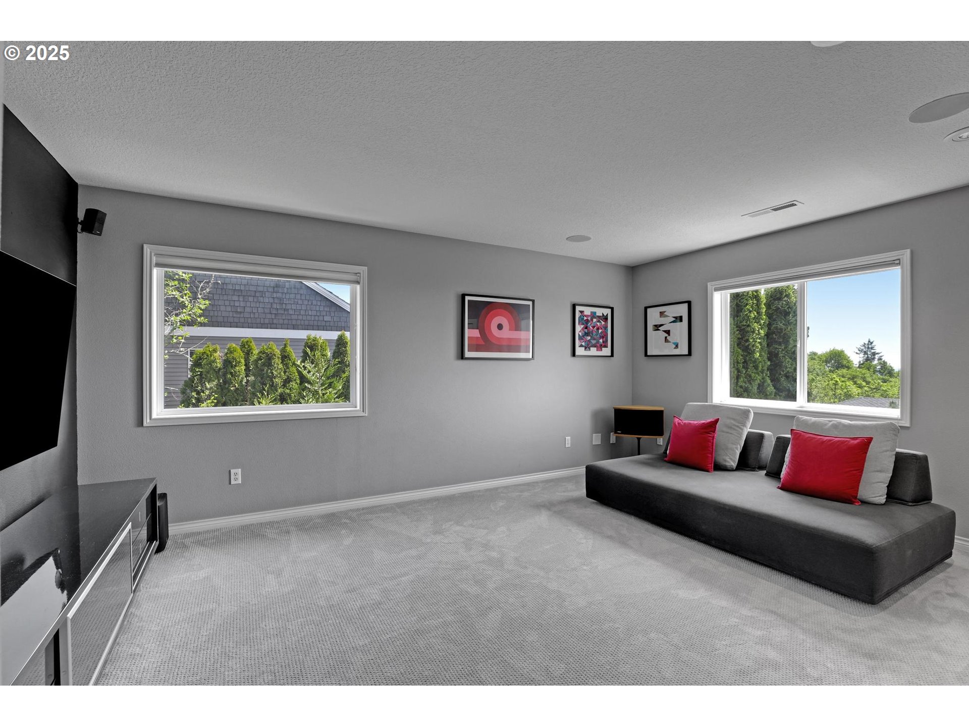 1811 NW ROSEFINCH LN