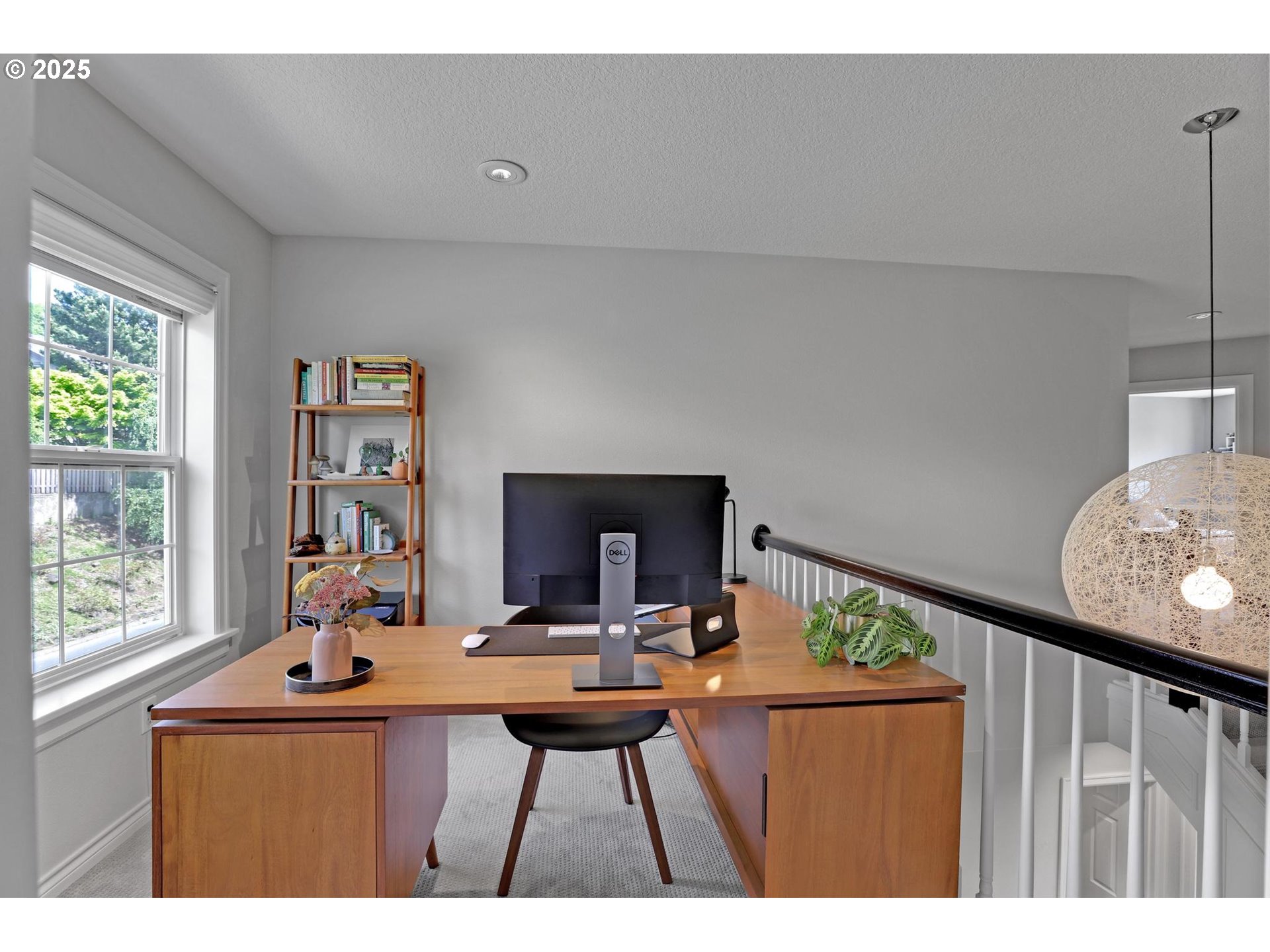 1811 NW ROSEFINCH LN