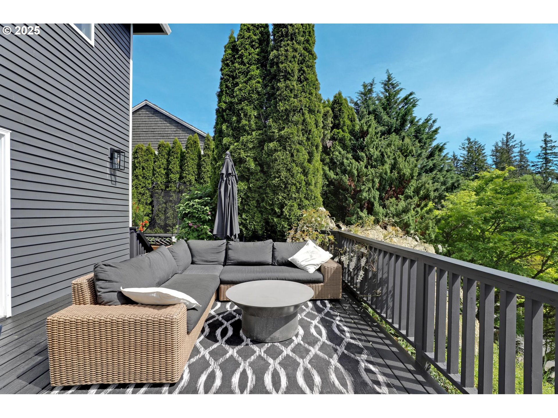 1811 NW ROSEFINCH LN