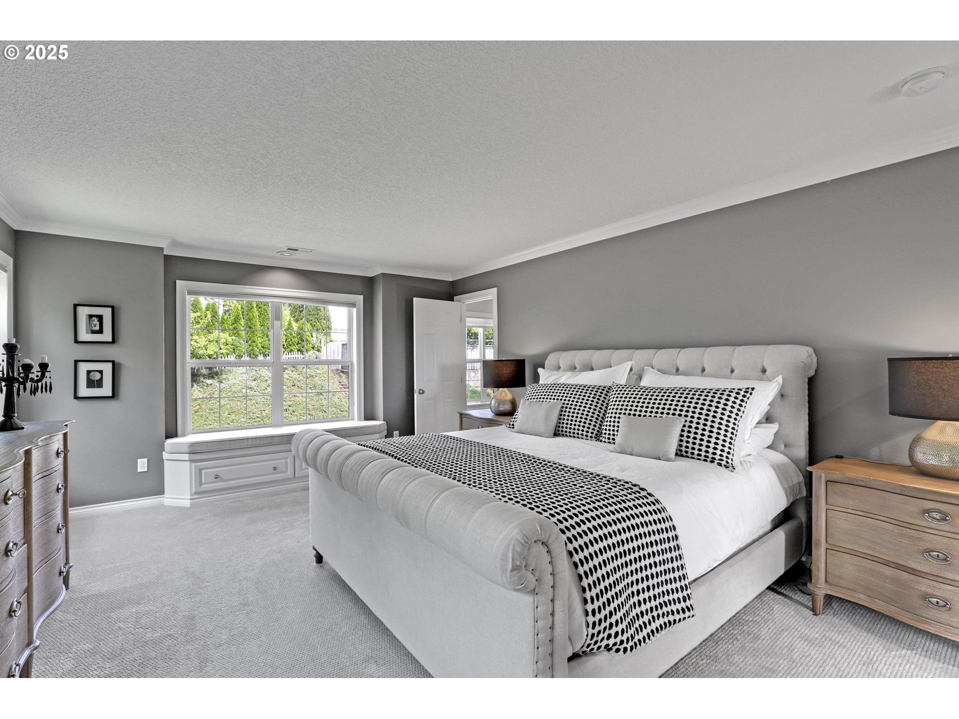 1811 NW ROSEFINCH LN