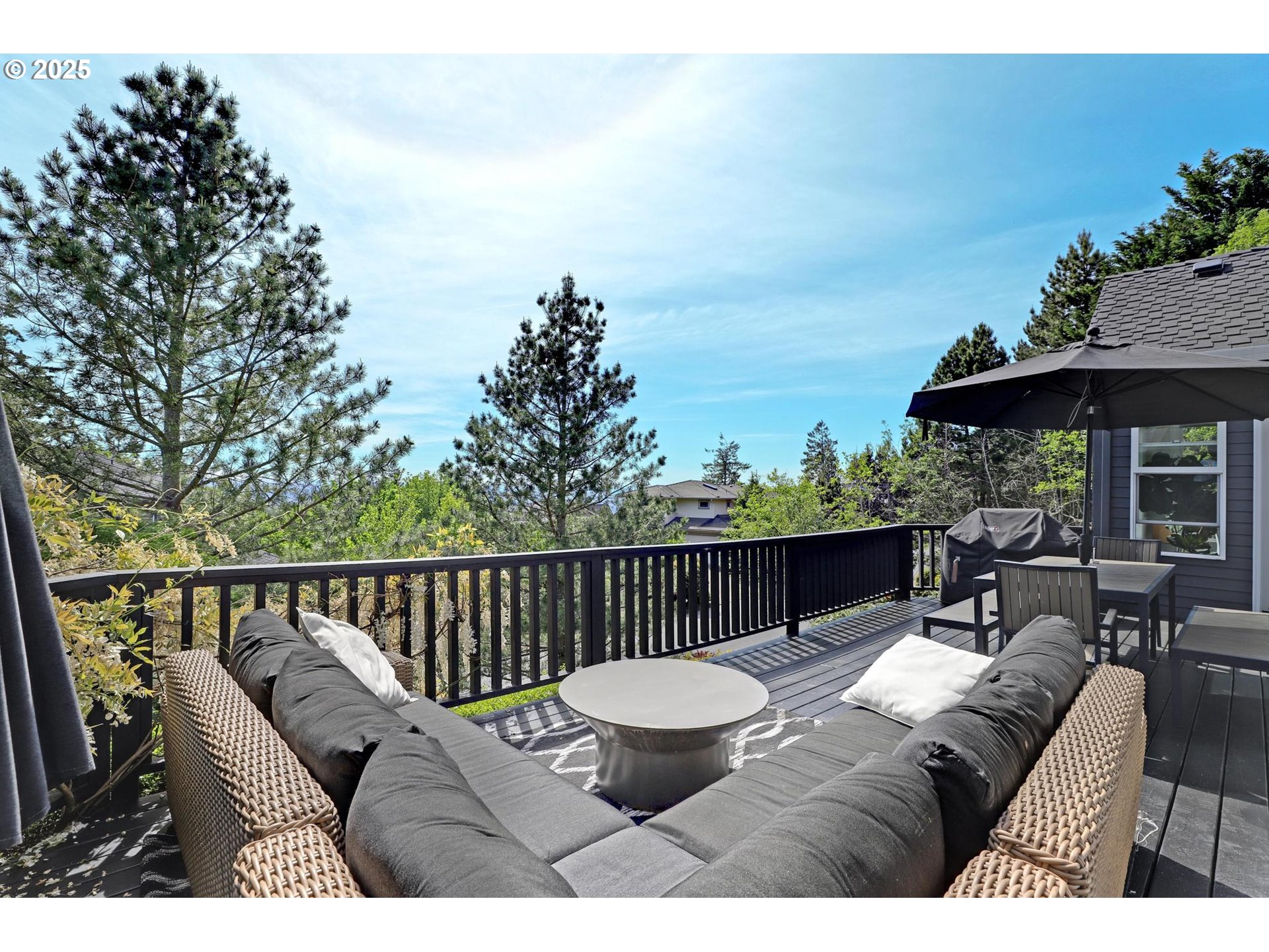 1811 NW ROSEFINCH LN