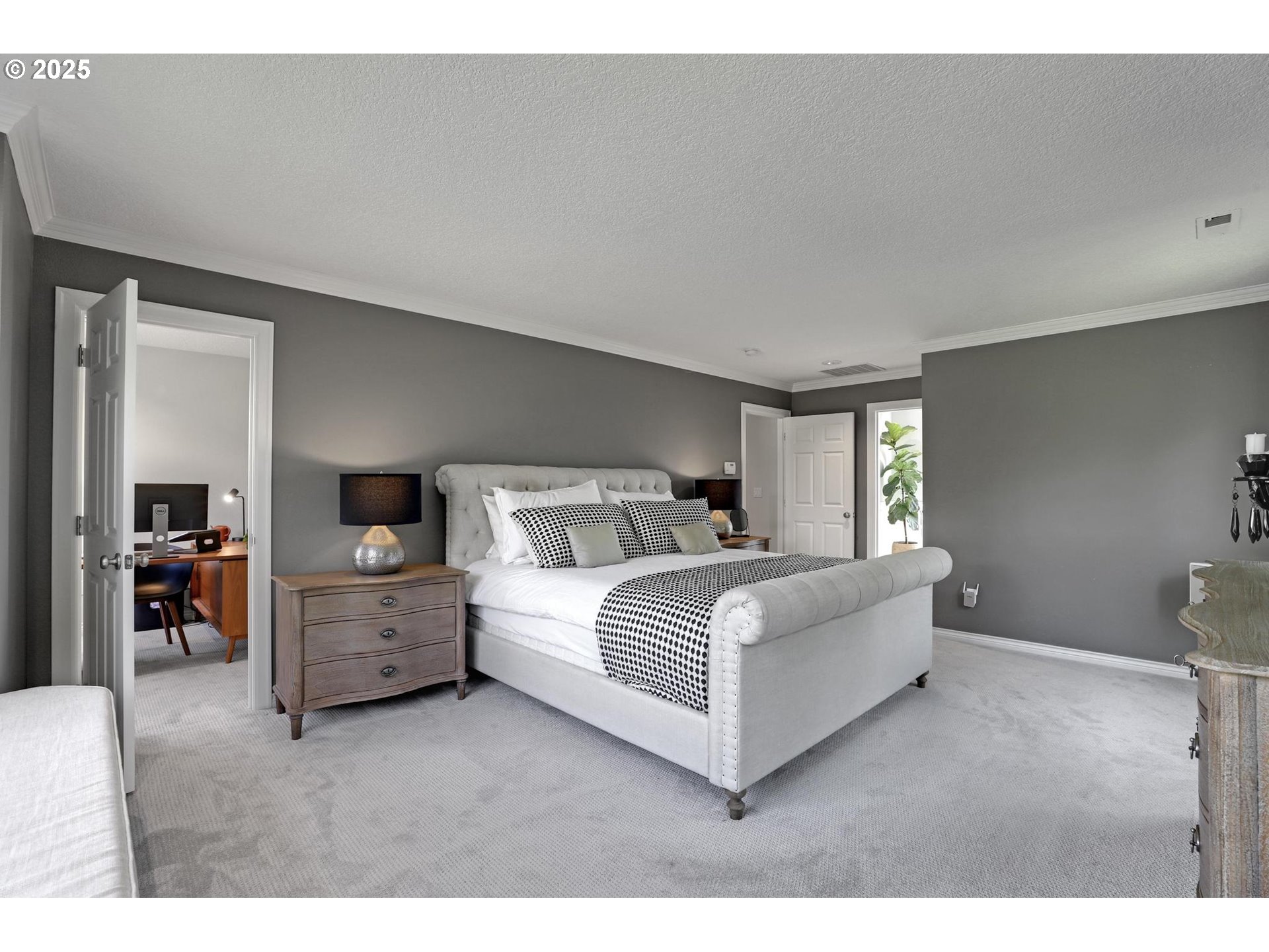 1811 NW ROSEFINCH LN