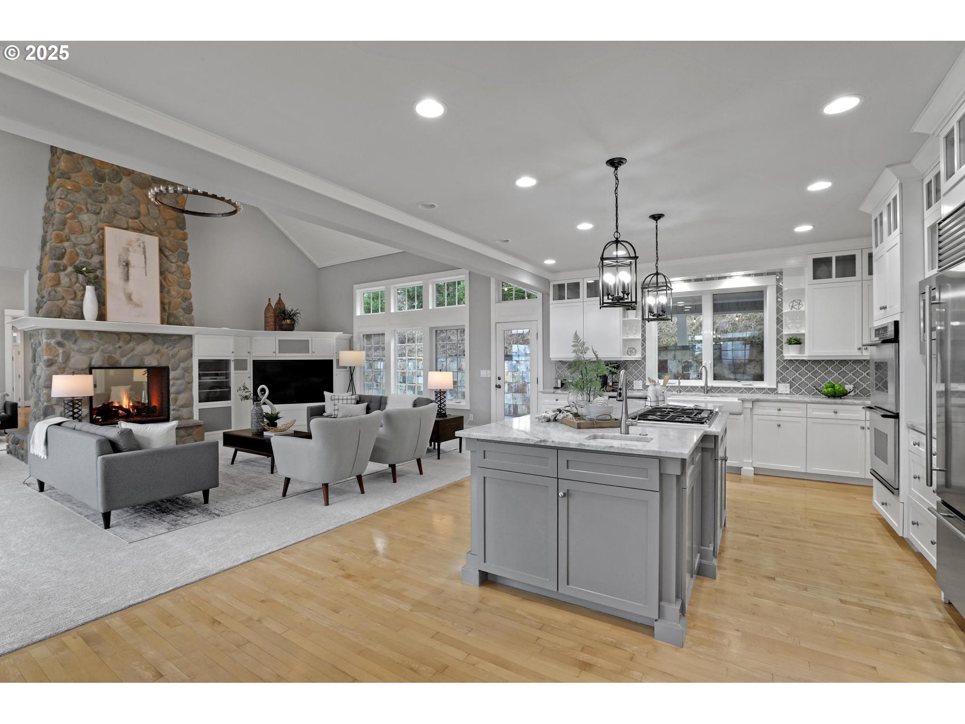 8711 NW TERRACEVIEW CT