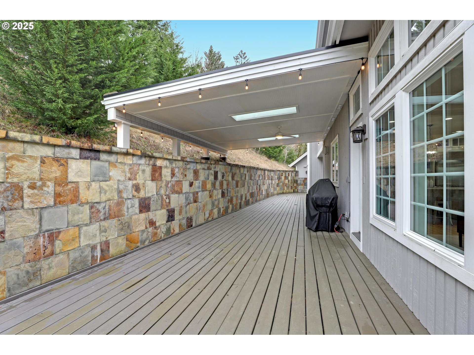 8711 NW TERRACEVIEW CT