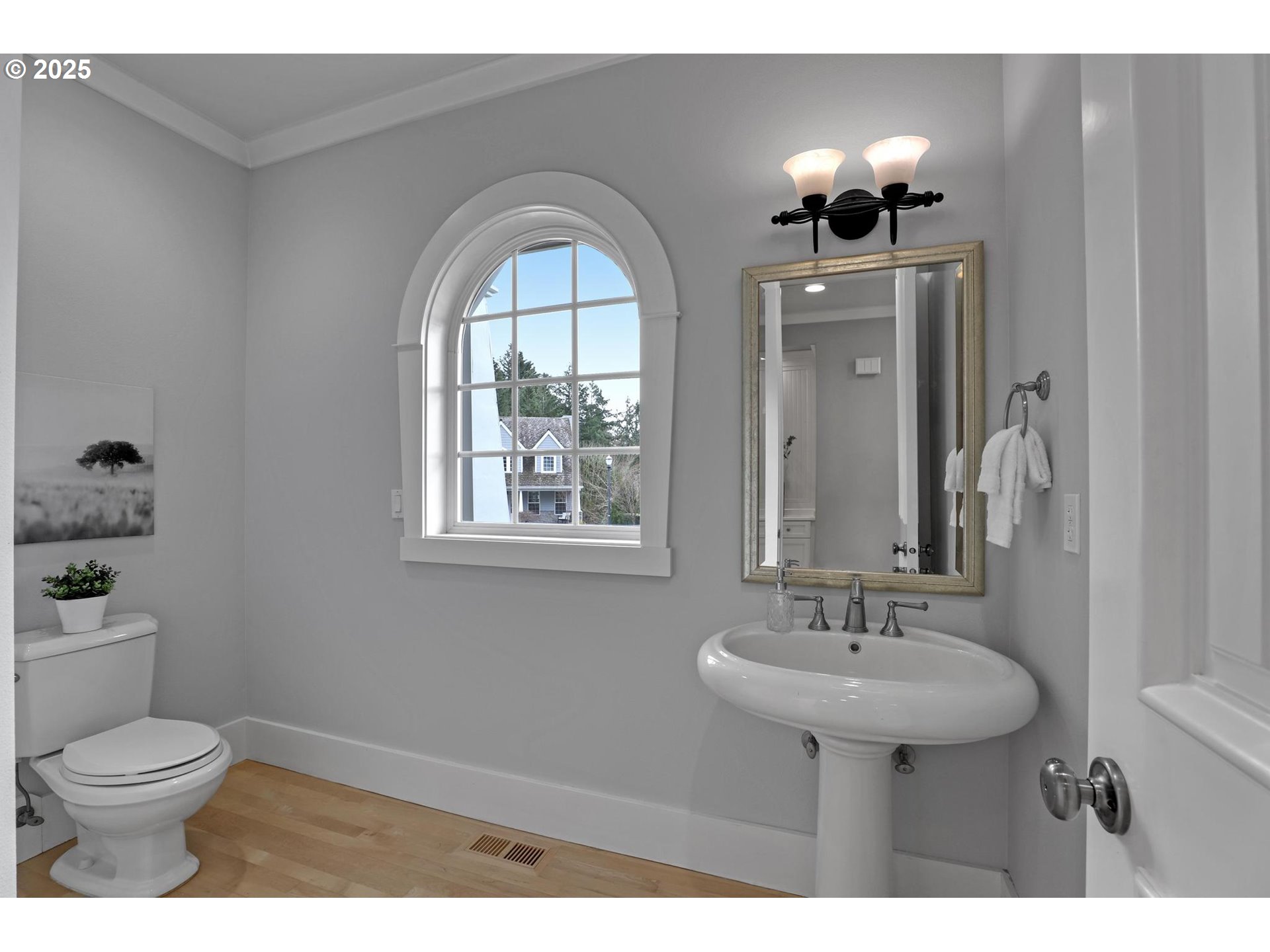 8711 NW TERRACEVIEW CT