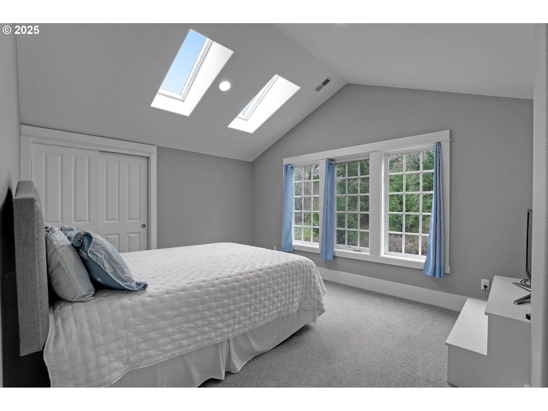 8711 NW TERRACEVIEW CT