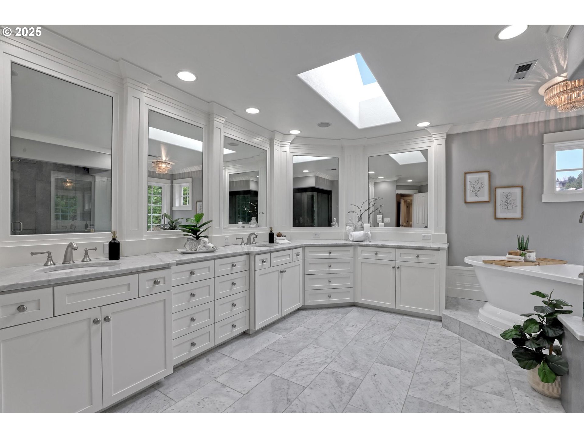 8711 NW TERRACEVIEW CT