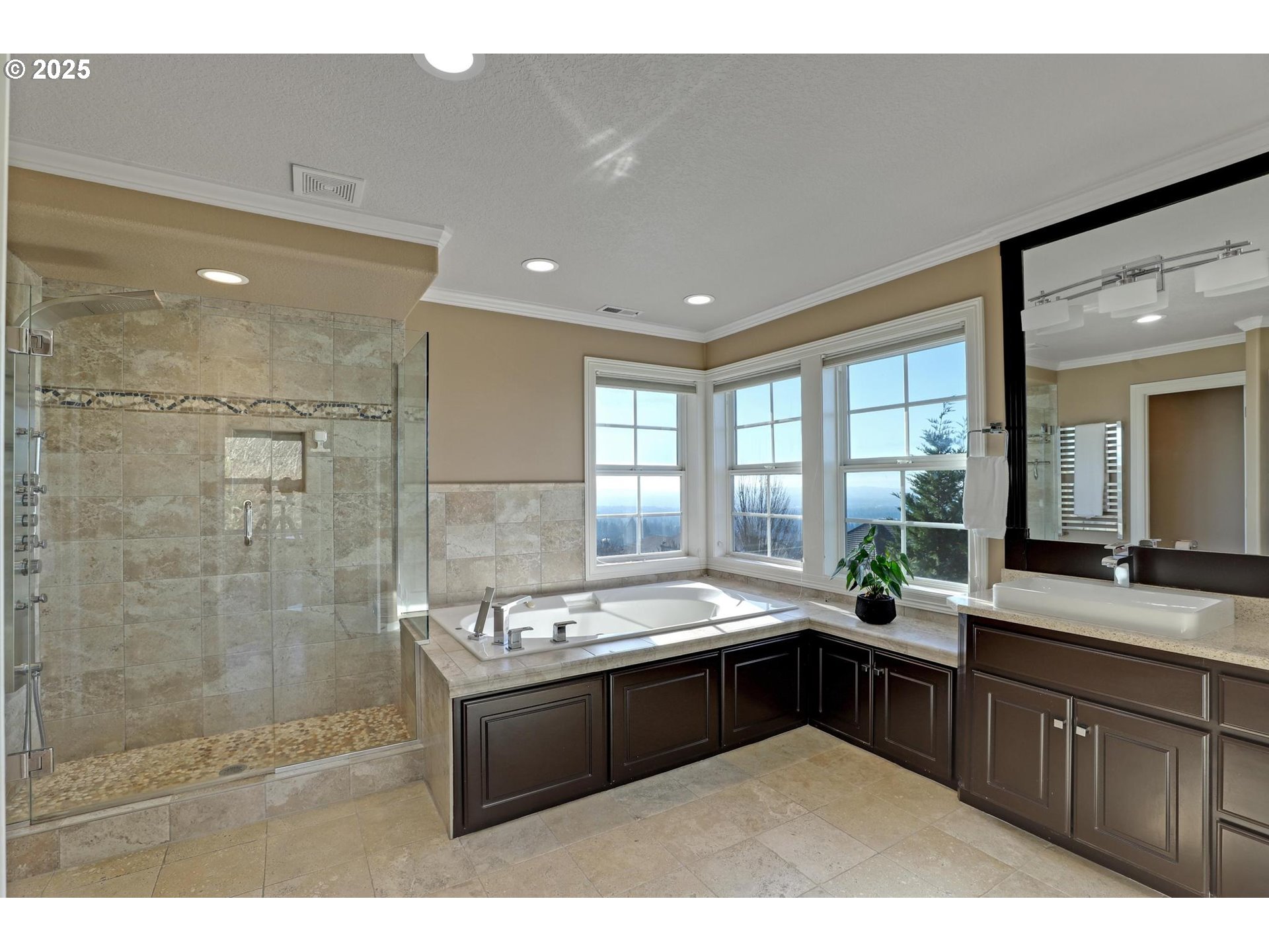 8033 NW HAZELTINE ST