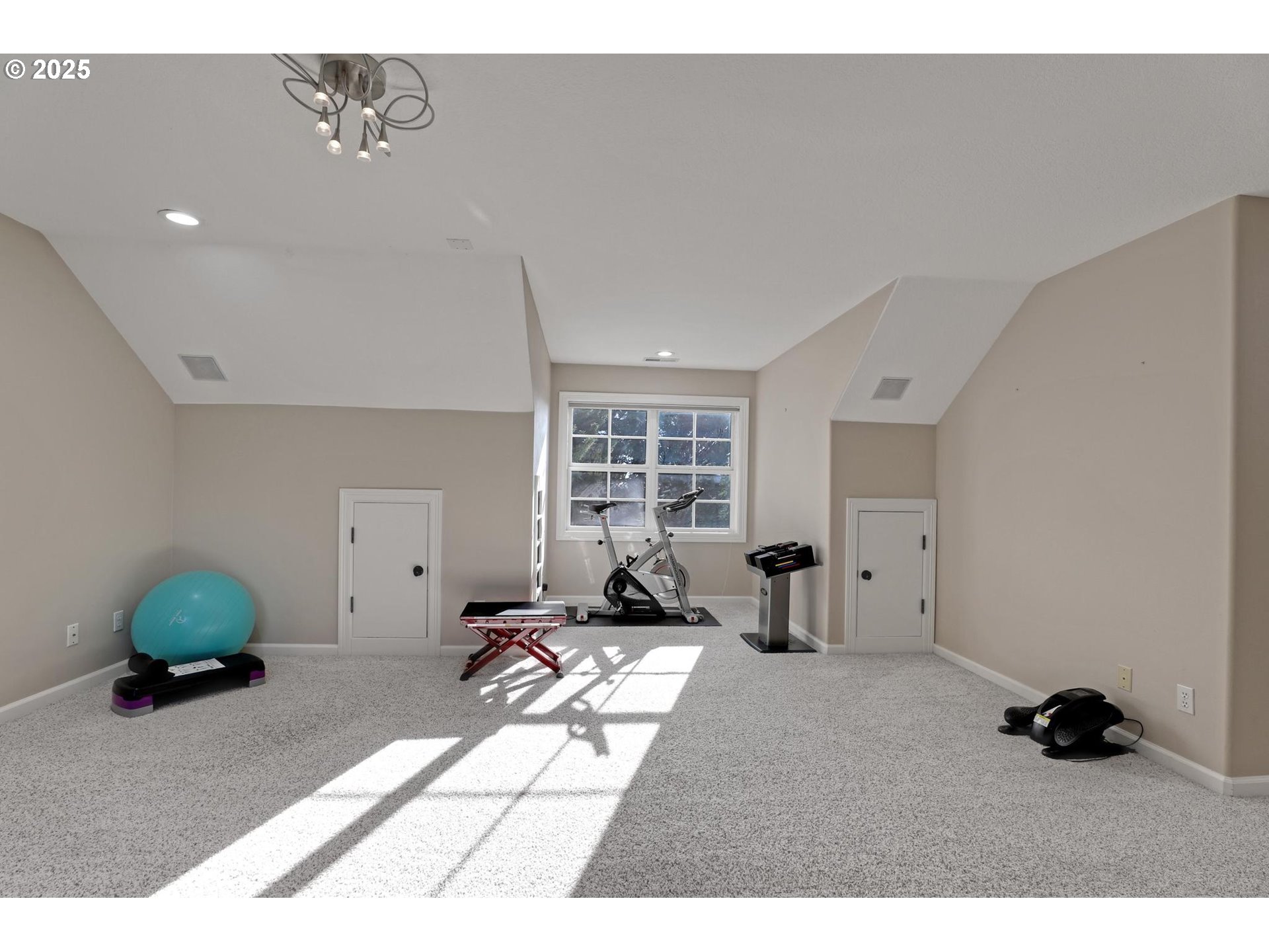 8033 NW HAZELTINE ST