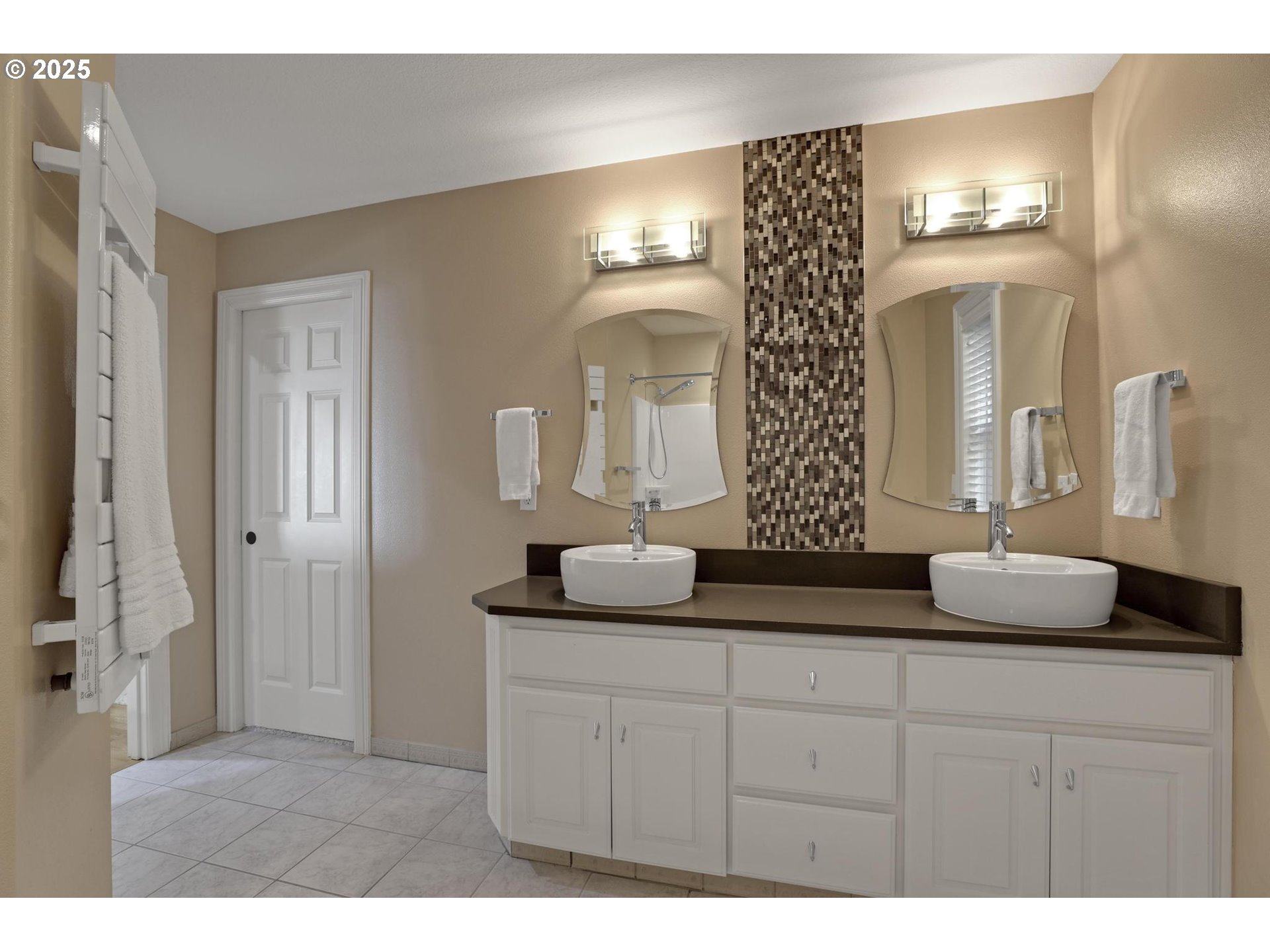 8033 NW HAZELTINE ST